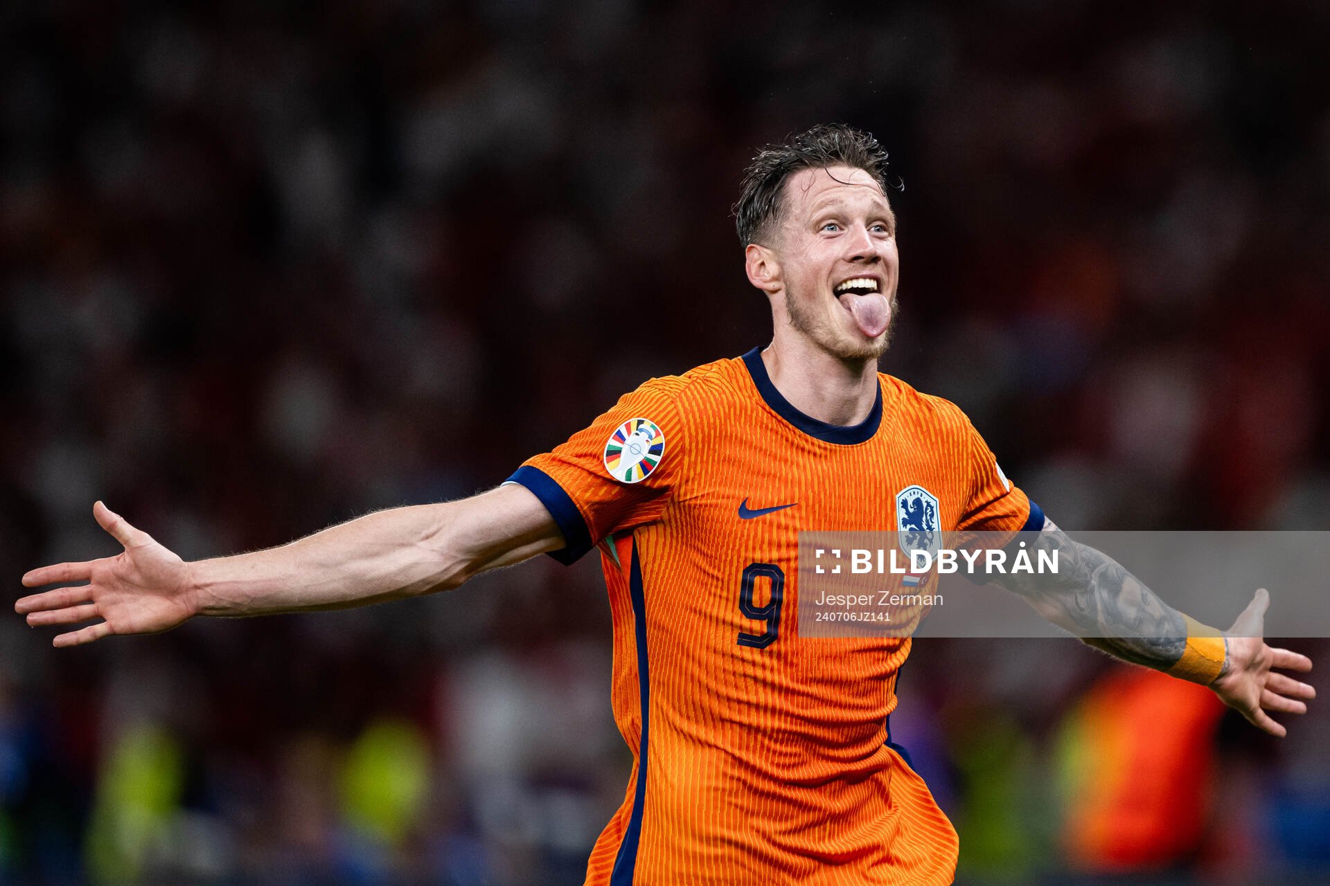 Wout Weghorst of Netherlands celebrates
