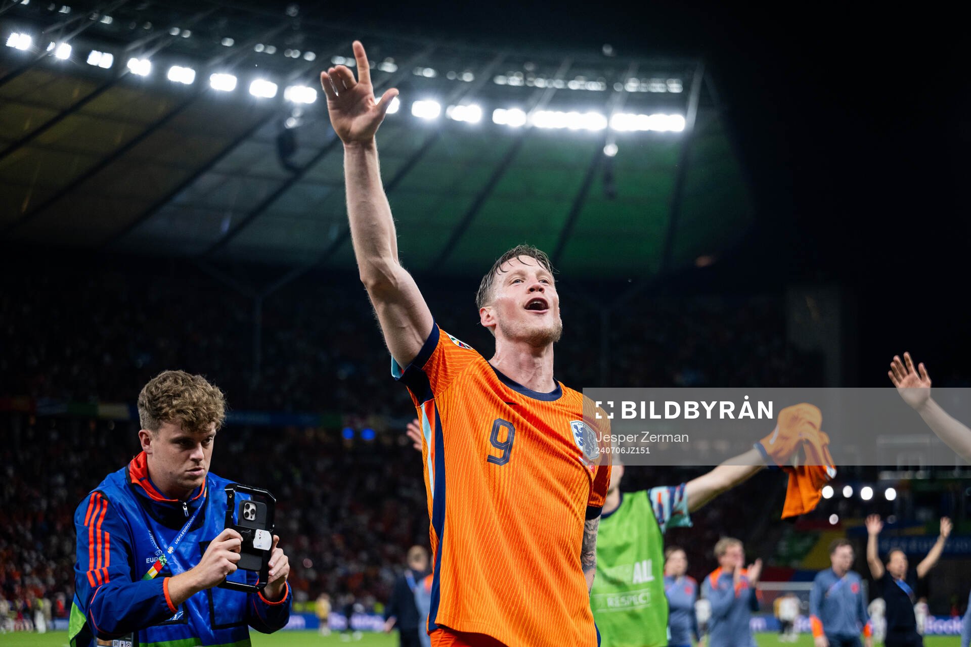 Wout Weghorst of Netherlands celebrate