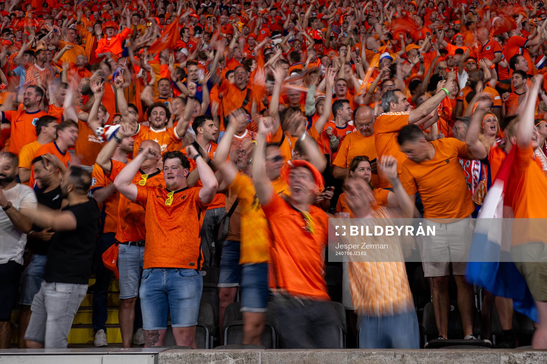 Supporters of Netherlands celebrate