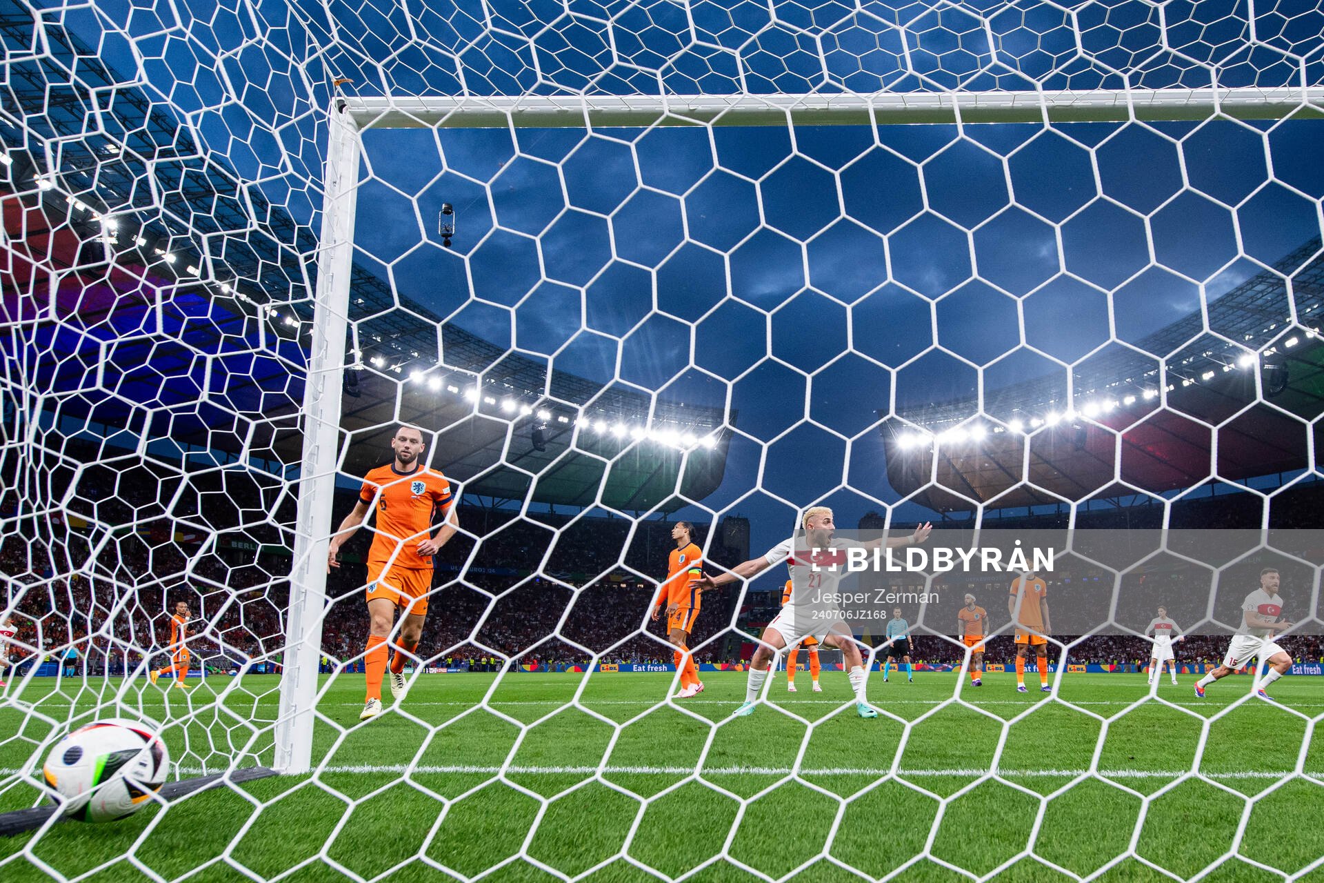 Baris Alper Yilmaz of Turkey celebrates and Stefan De Vrij