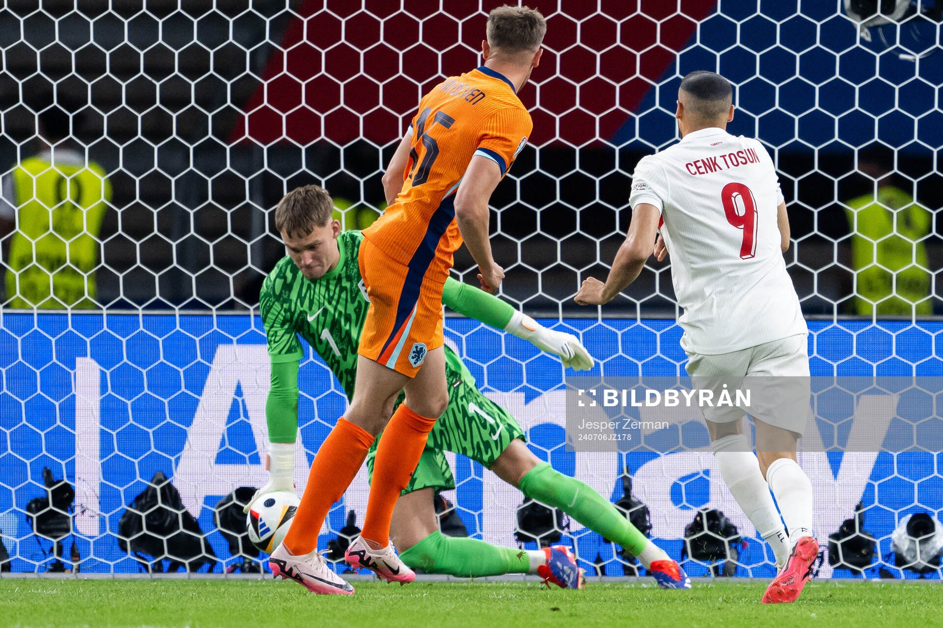 Goalkeeper Bart Verbruggen of Netherlands