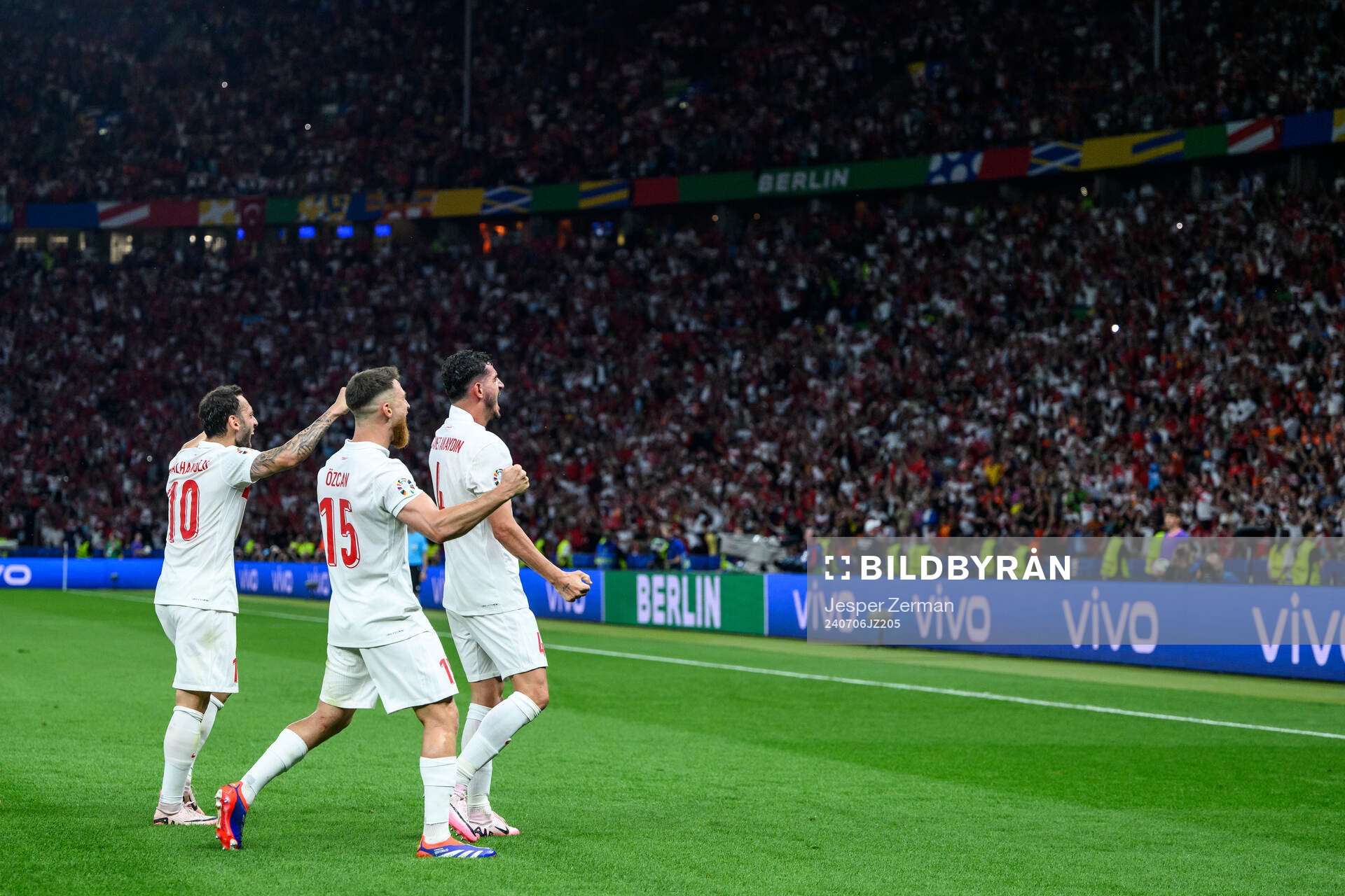 Samet Akaydin of Turkey celebrates