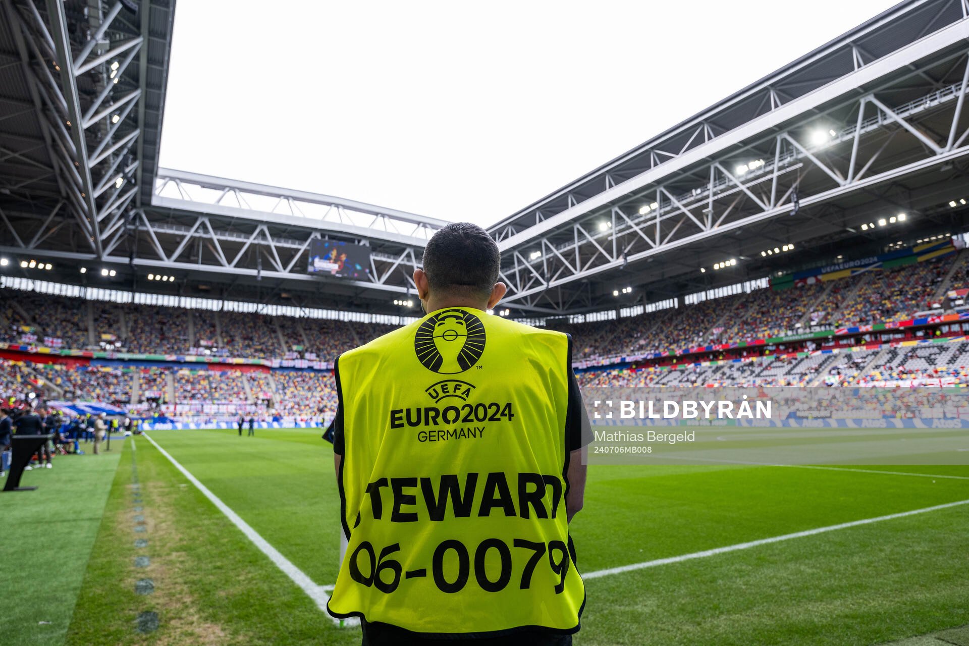 A stewart inside Düsseldorf Arena