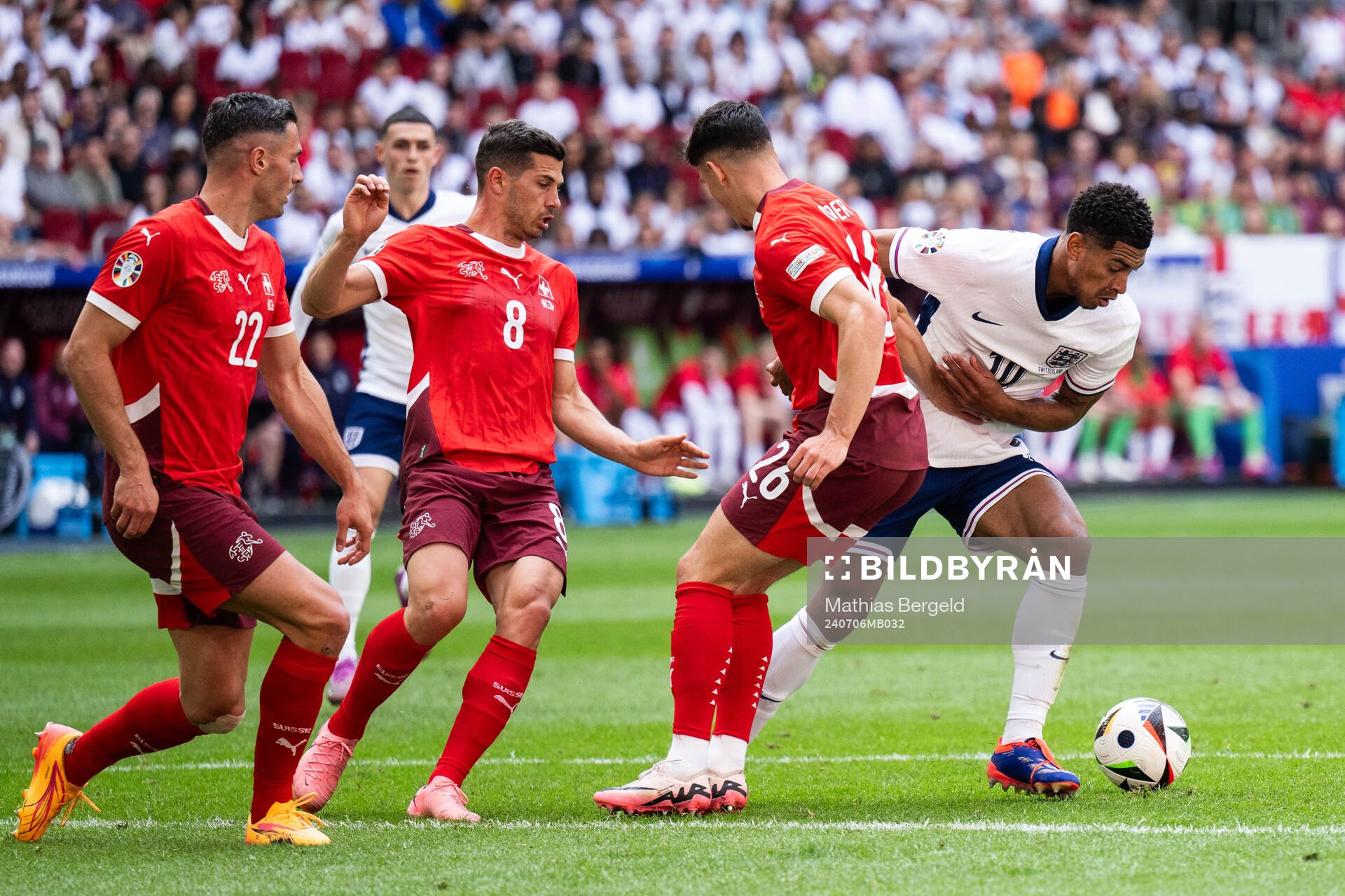 Fabian Rieder of Switzerland and Jude Bellingham of England