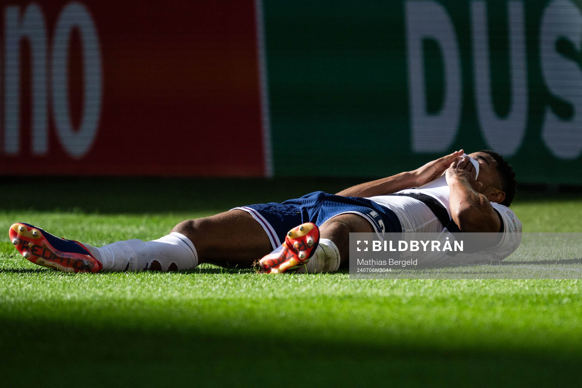 Jude Bellingham of England looks dejected