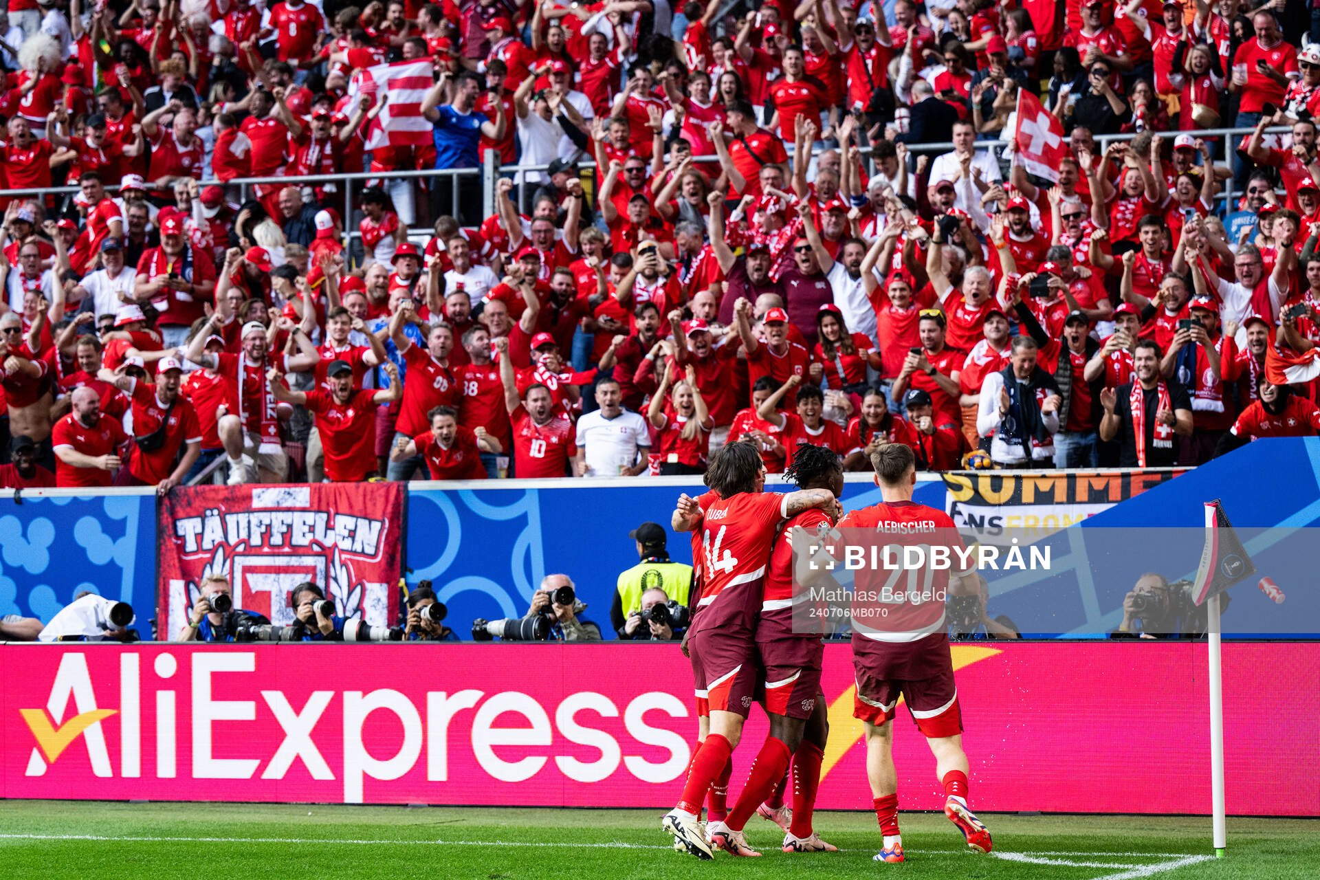 Breel Embolo of Switzerland celebrates with team mates