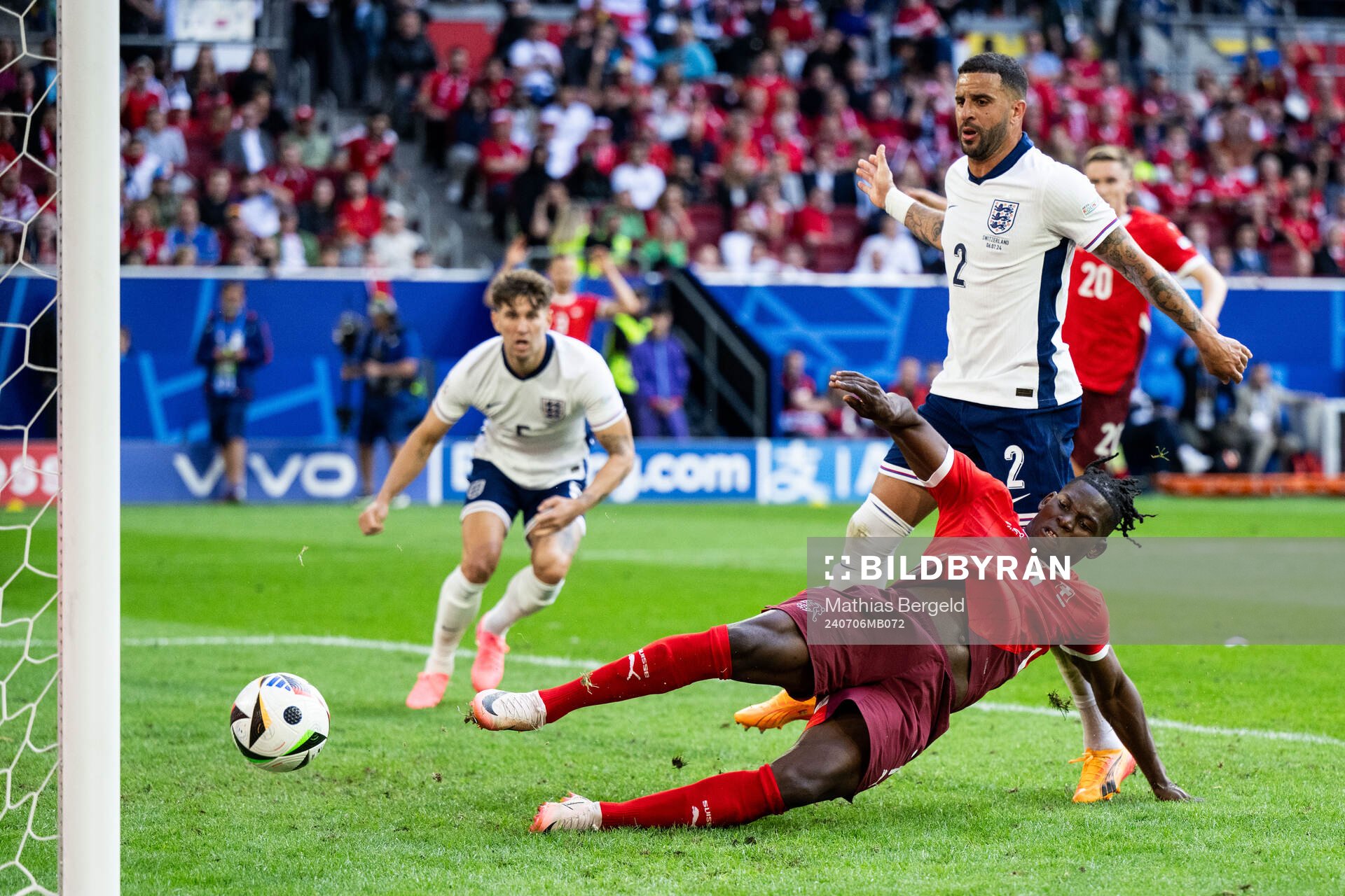 Breel Embolo of Switzerland scores 0-1