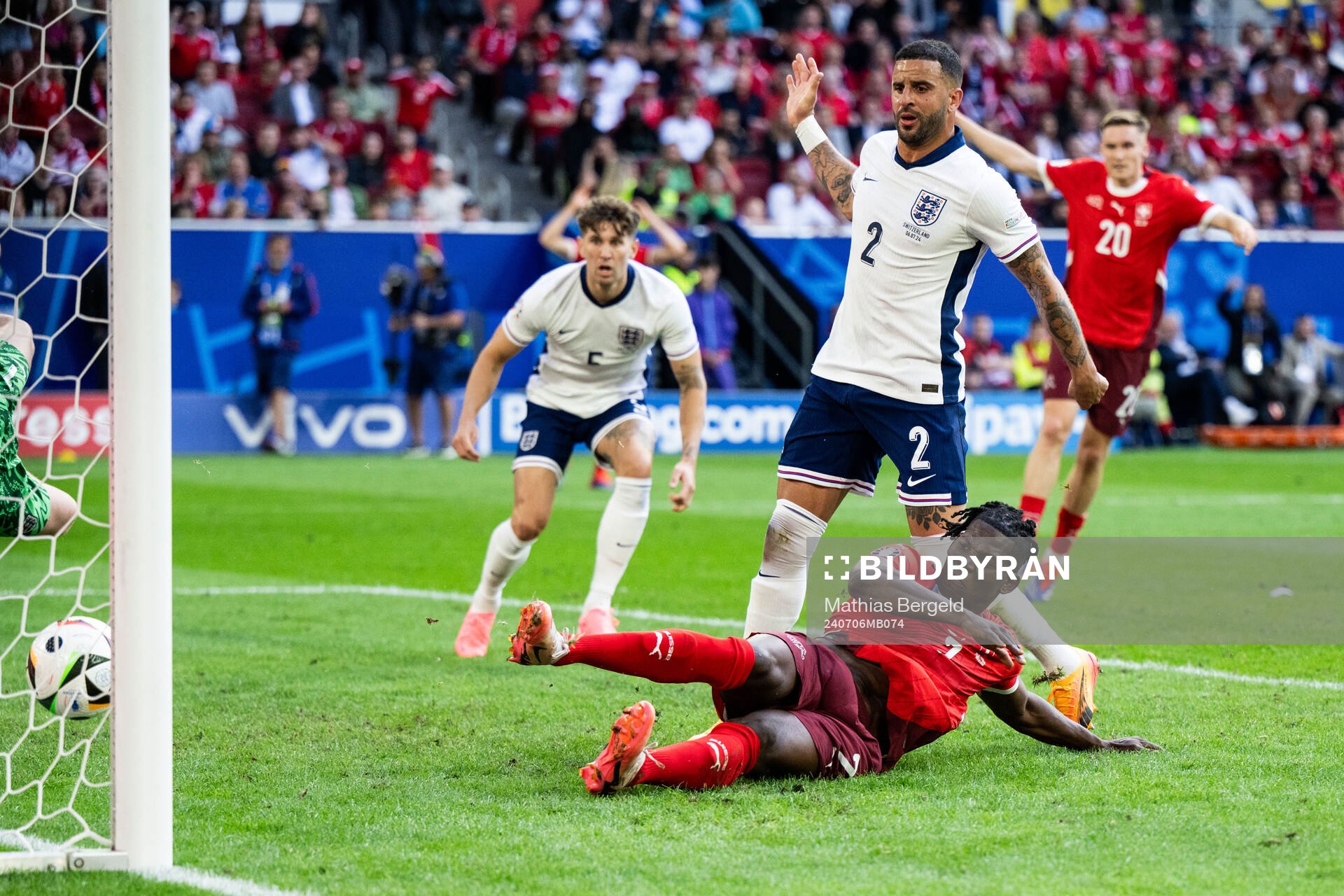 Breel Embolo of Switzerland scores 0-1