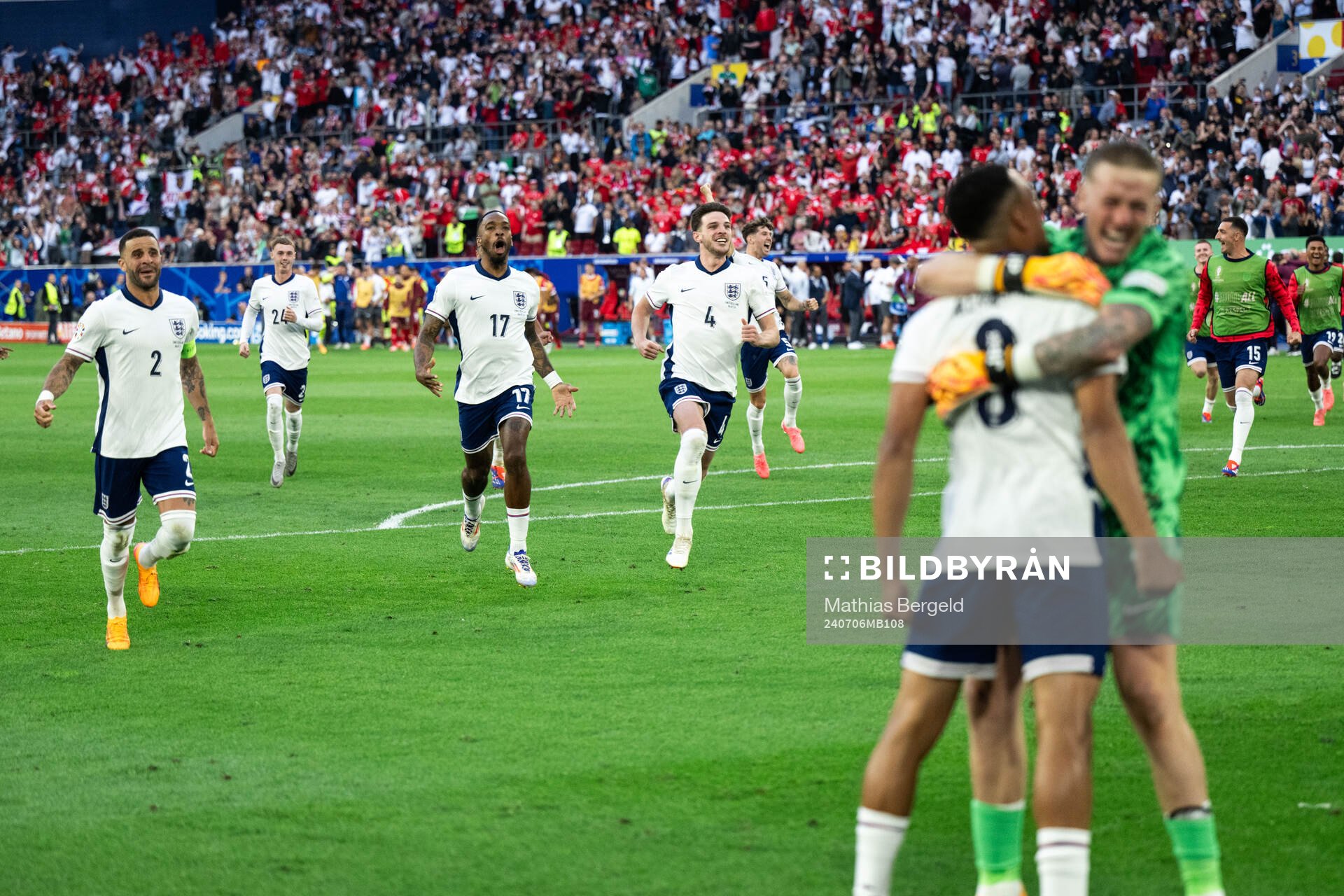 Ivan Toney and Declan Rice of England celebrate