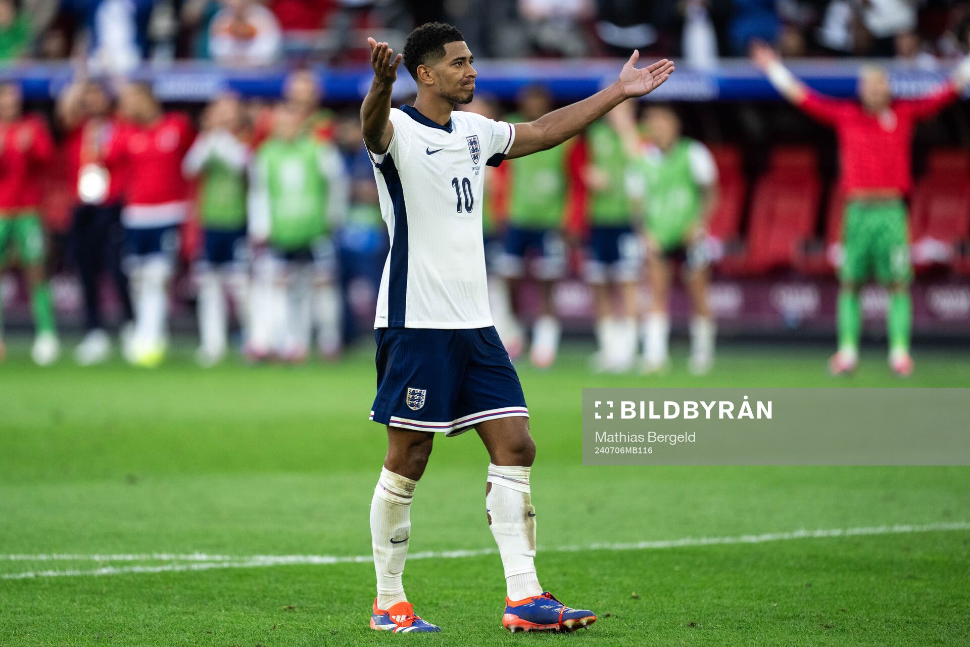 Jude Bellingham of England celebrates