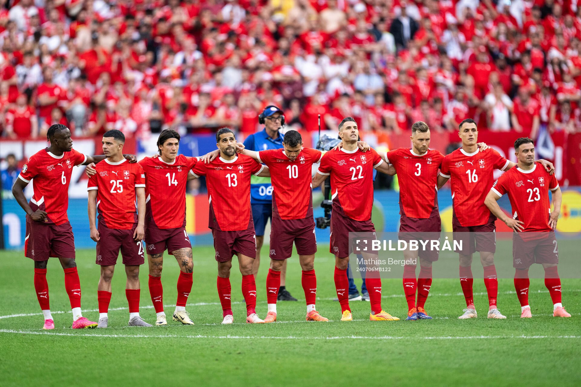 Players of Switzerland at the penalty shootouts during the UEFA Euro 2024 Football Championship quarterfinal between England and Switzerland on July 6, 2024 in Düsseldorf.