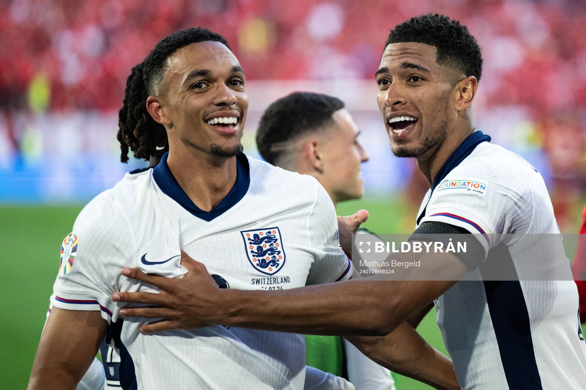 Trent Alexander-Arnold and Jude Bellingham of England