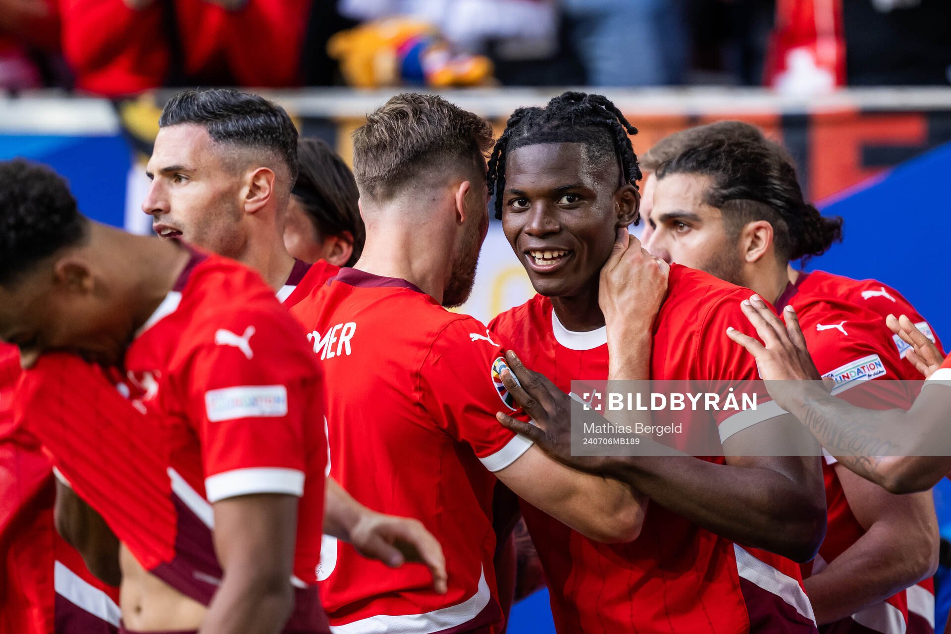 Breel Embolo of Switzerland celebrates with team mates