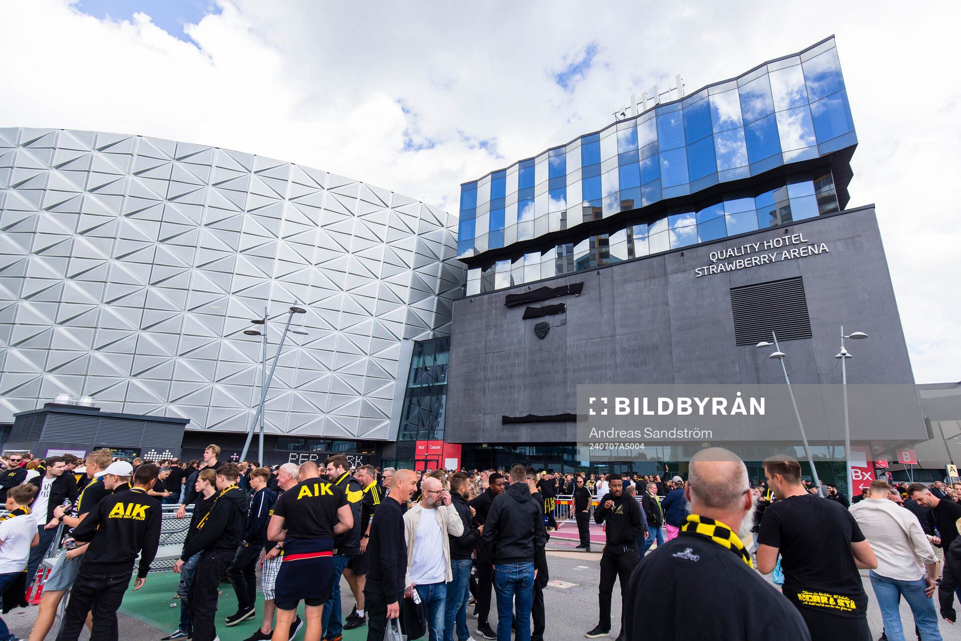 Supportar utanför Friends Arena