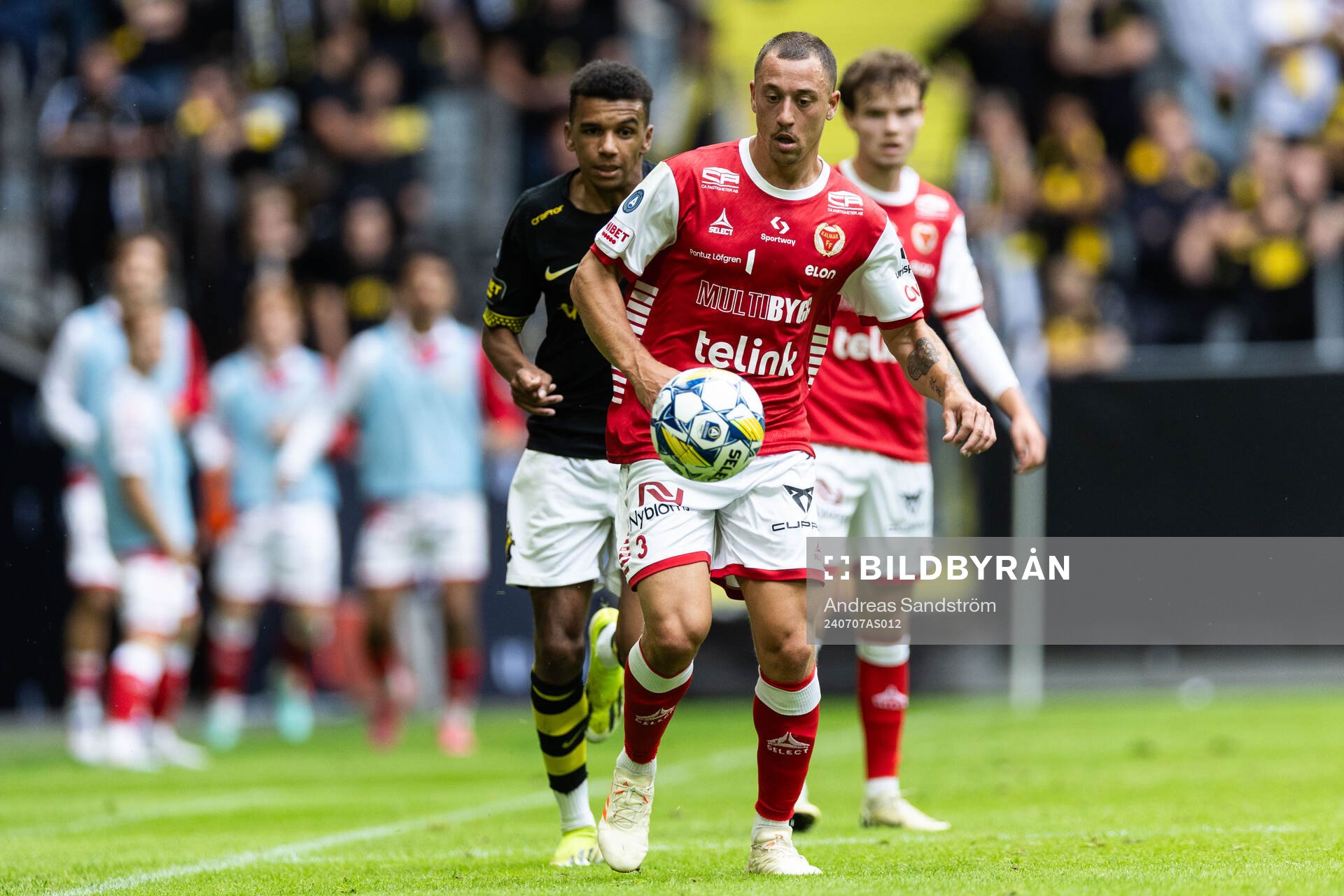 AIKs Rui Manuel Muati Modesto och Kalmars Alexander Gersbach