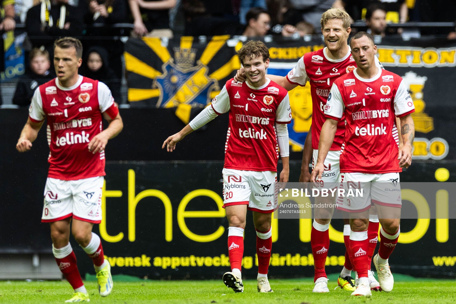 Kalmars Jacob Trenskow jublar med Lars Saetra