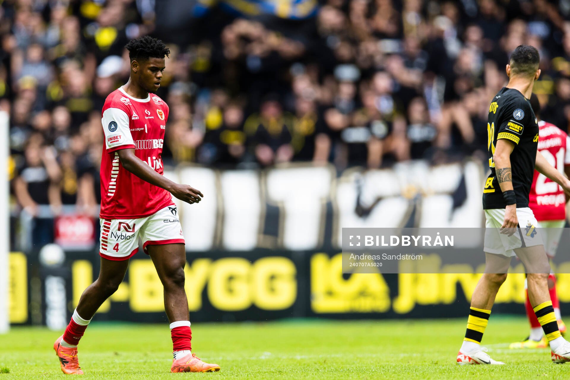 Kalmars Vince Osuji deppar