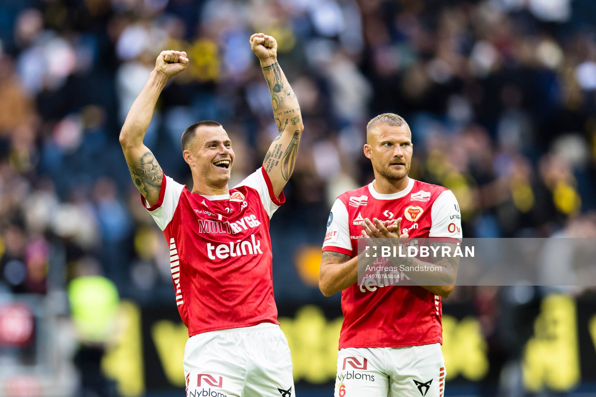 Kalmars Melker Hallberg (närmast i bild) jublar med Kevin