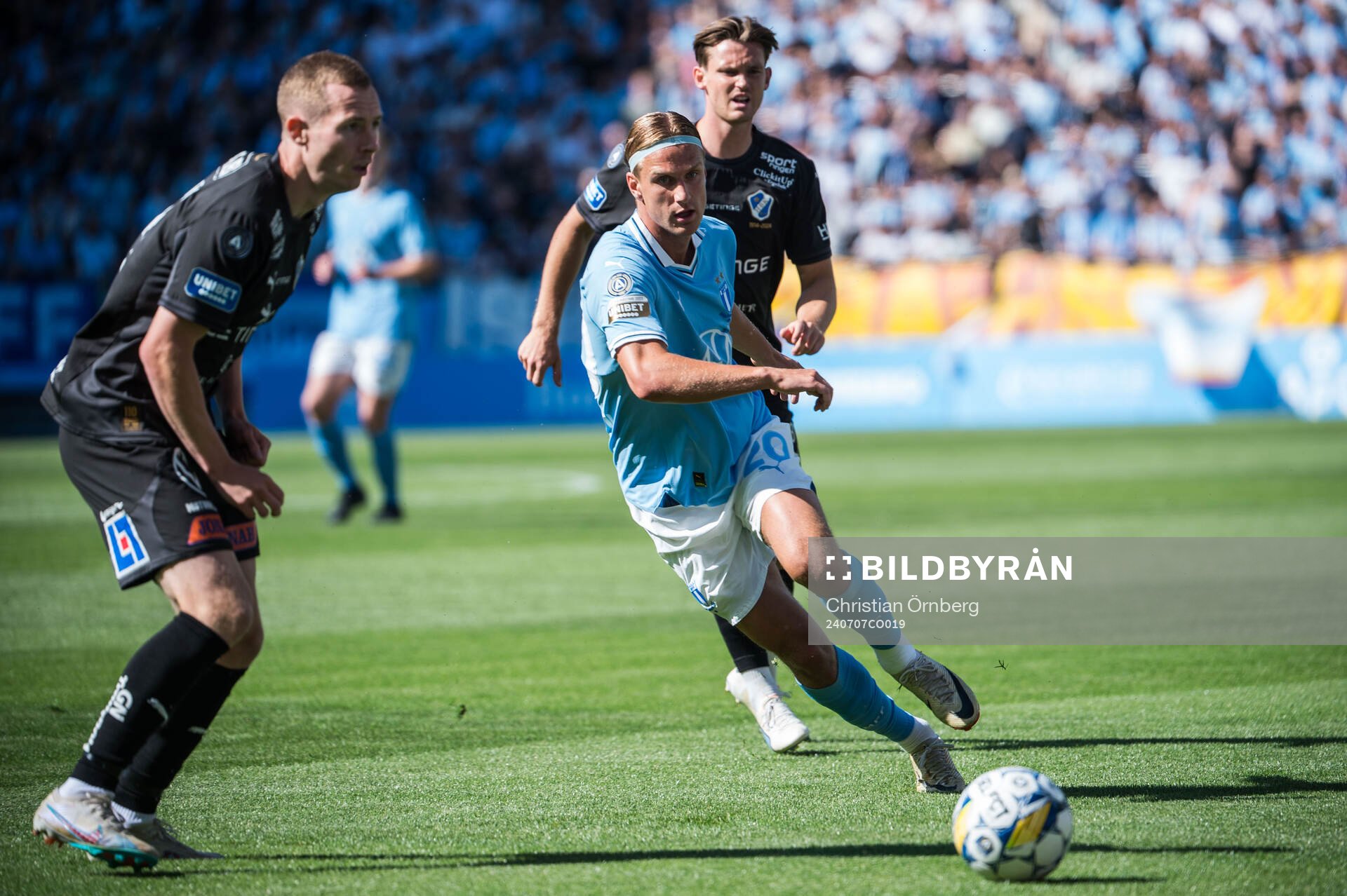 Halmstads Gisli Eyjolfsson och Malmö FFs Erik Botheim
