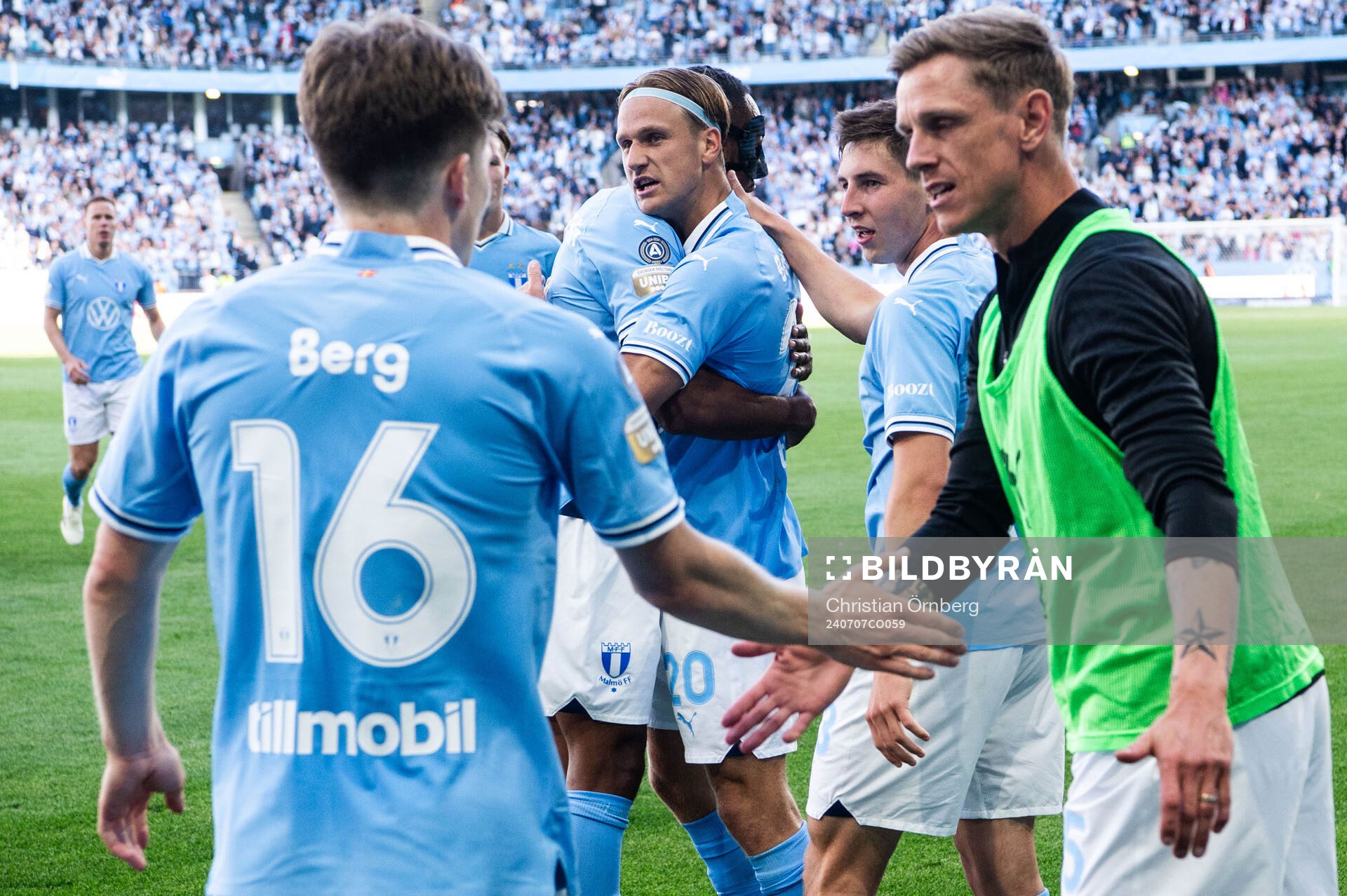 Malmö FFs Erik Botheim jublar efter 3-1 under fotbollsmatchen i Allsvenskan mellan Malmö FF och Halmstad den 7 juli 2024 i Malmö. 