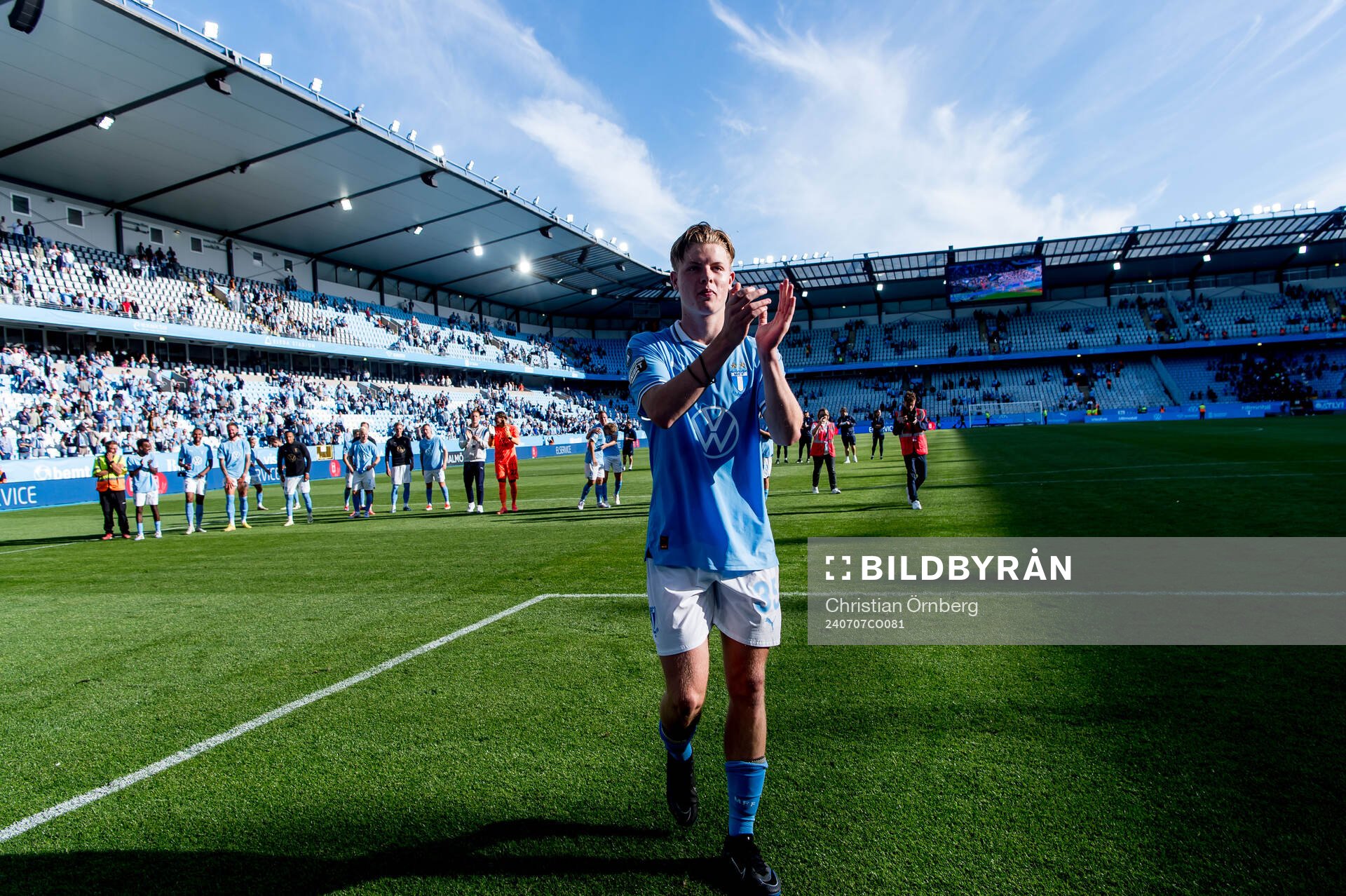 Malmö FFs Nils Zätterström jublar efter fotbollsmatchen i Allsvenskan mellan Malmö FF och Halmstad den 7 juli 2024 i Malmö. 