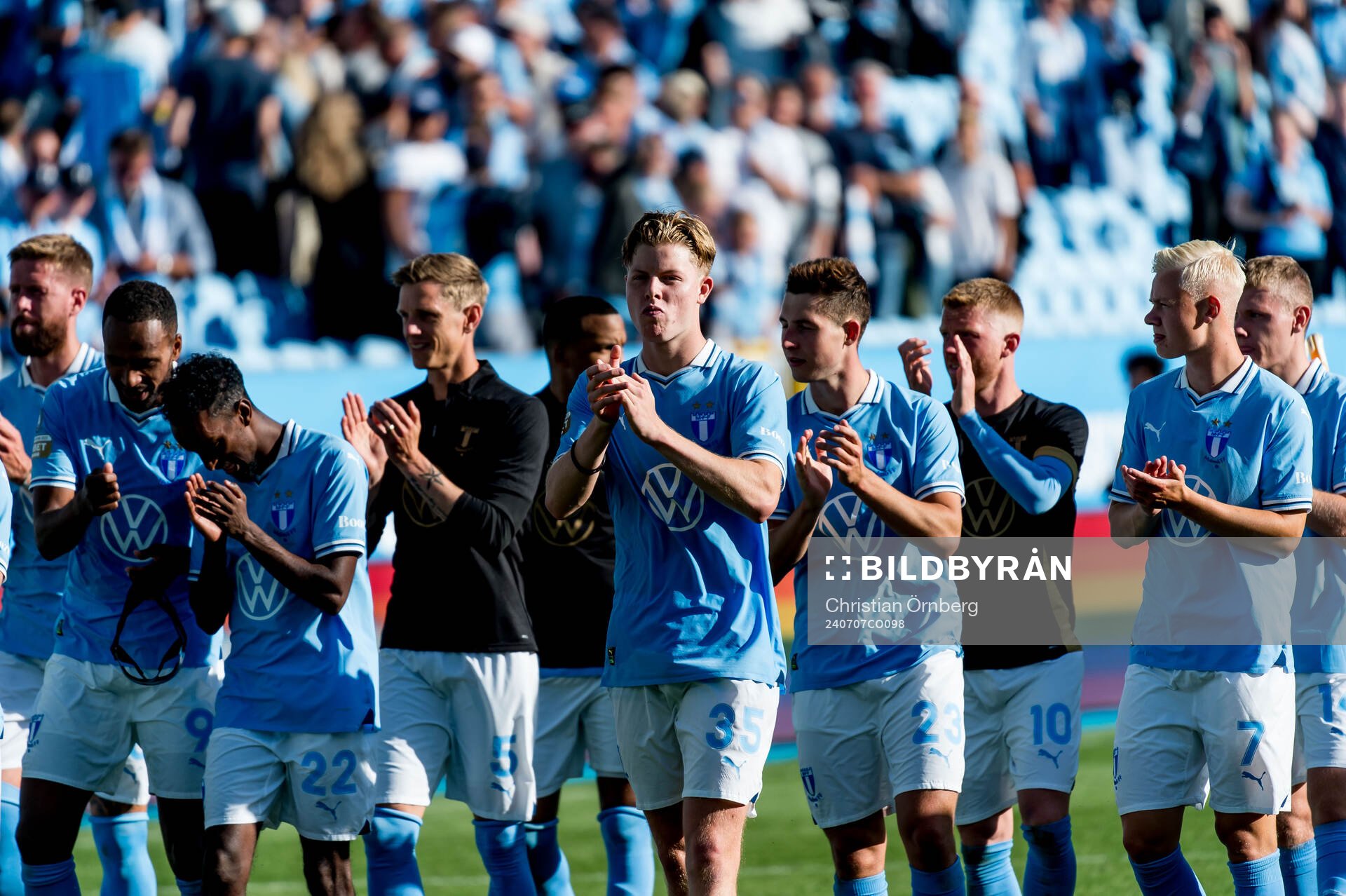 Malmö FFs spelare jublar efter fotbollsmatchen i Allsvenskan mellan Malmö FF och Halmstad den 7 juli 2024 i Malmö. 