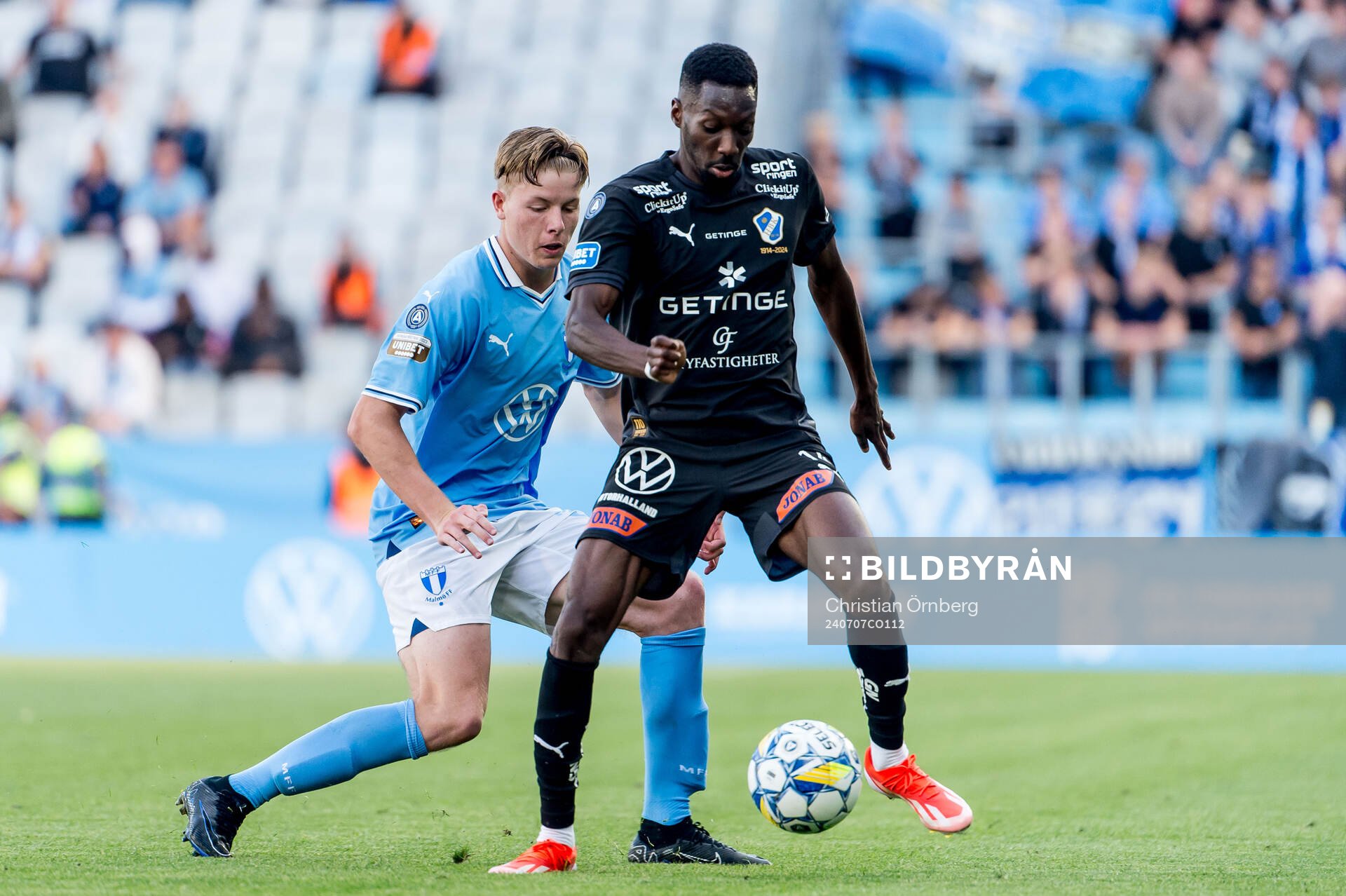 Malmö FFs Nils Zätterström och Halmstads Blair Sebastian