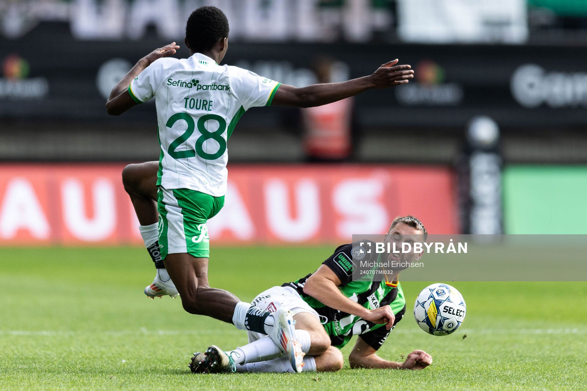 Hammarbys Bouzomana Toure och GAIS Axel Norén