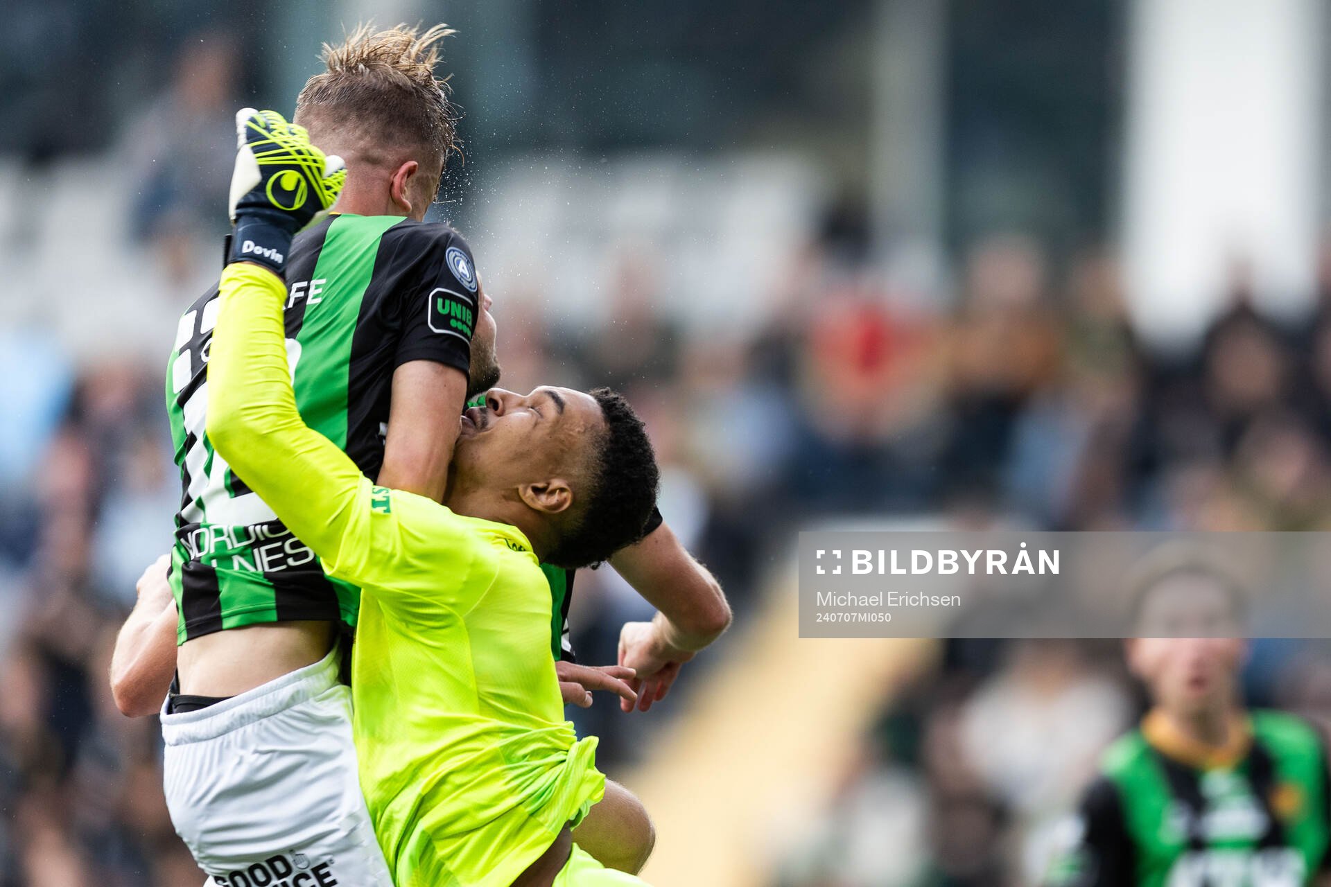 GAIS Alexander Ahl Holmström och Hammarbys målvakt Oliver