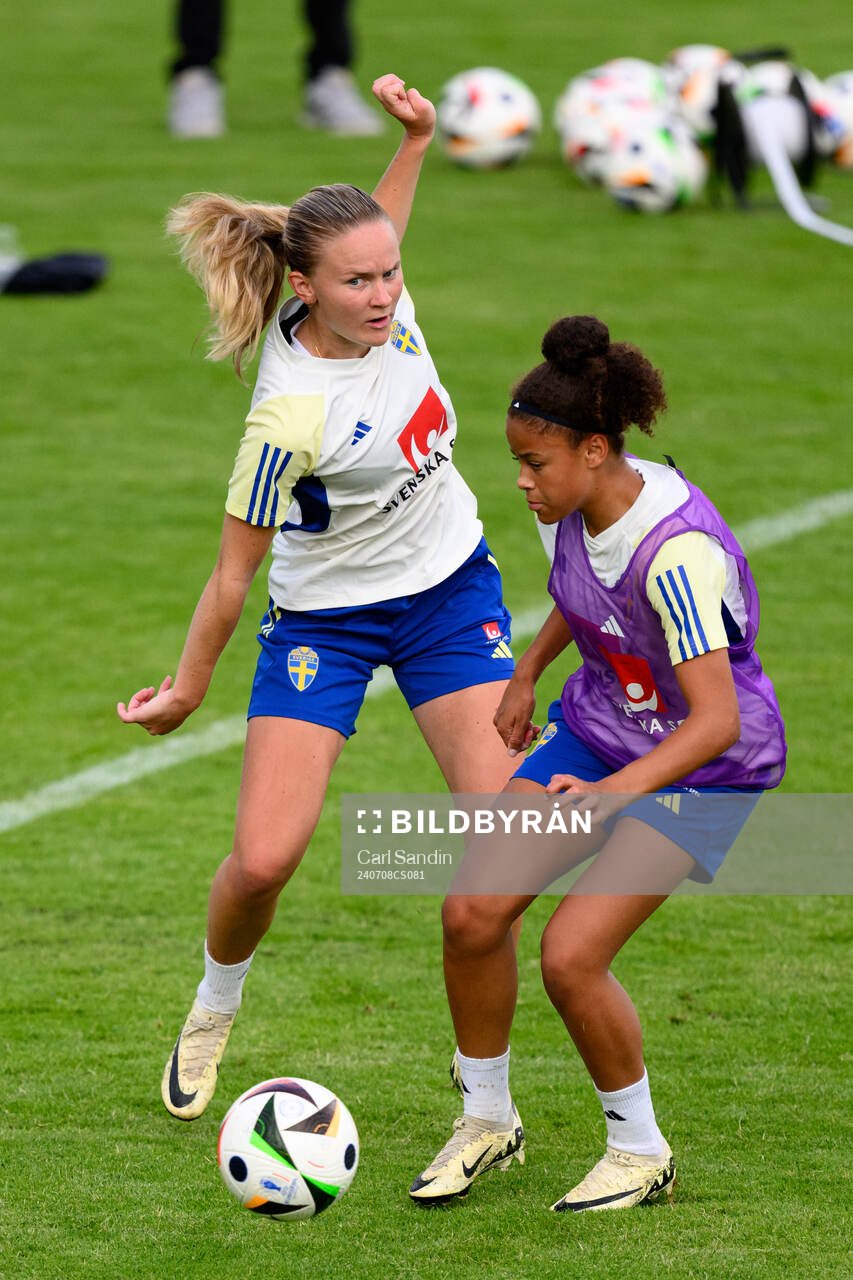 Matilda Vinberg and Felicia Schröder