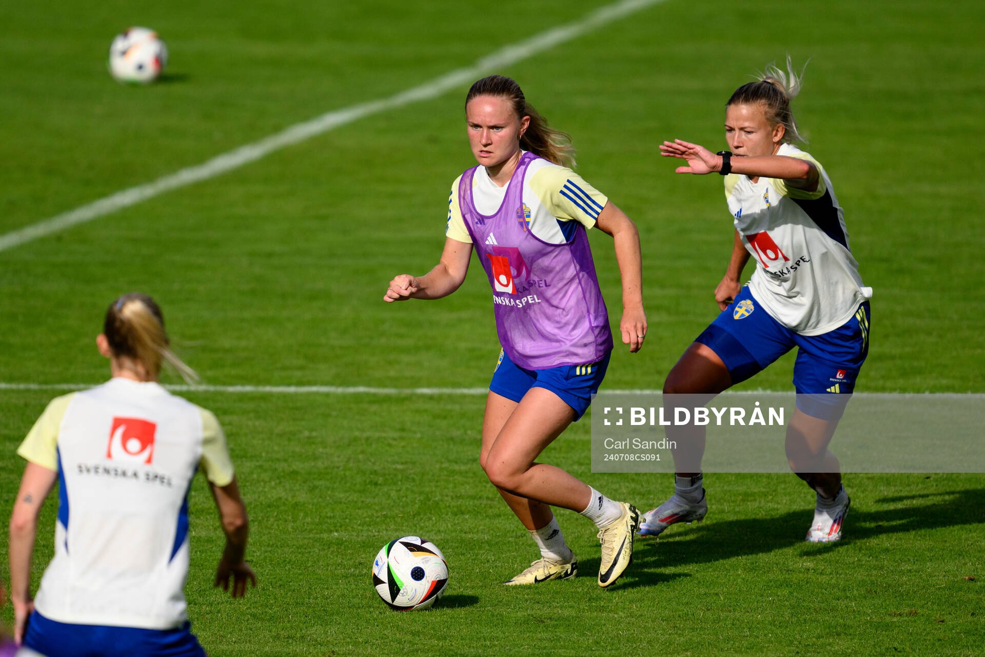 Madelen Janogy and Hanna Glas