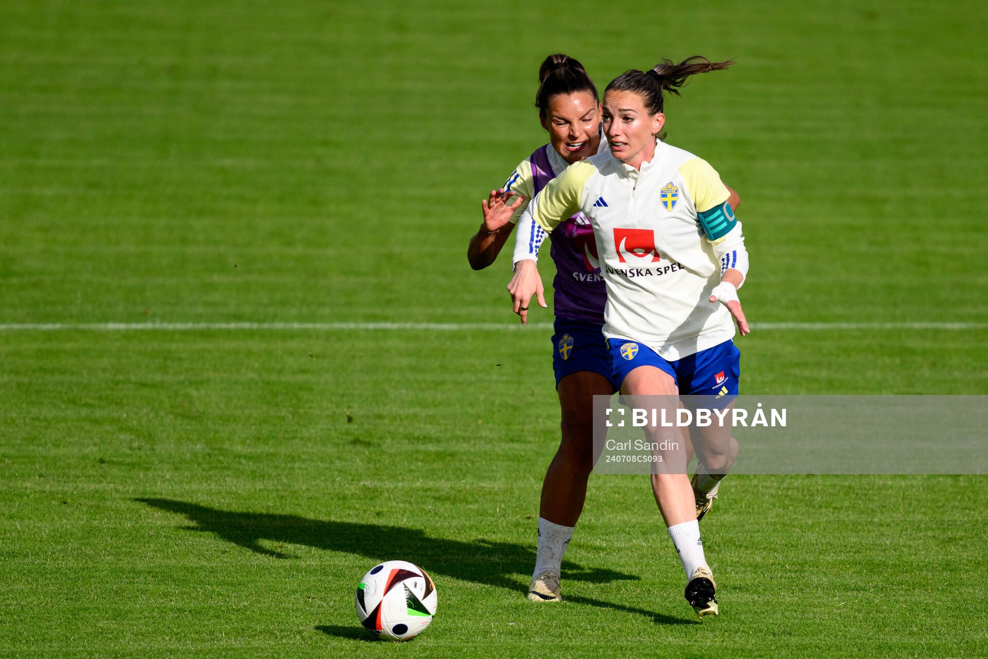 Johanna Rytting Kaneryd and Kosovare Asllani