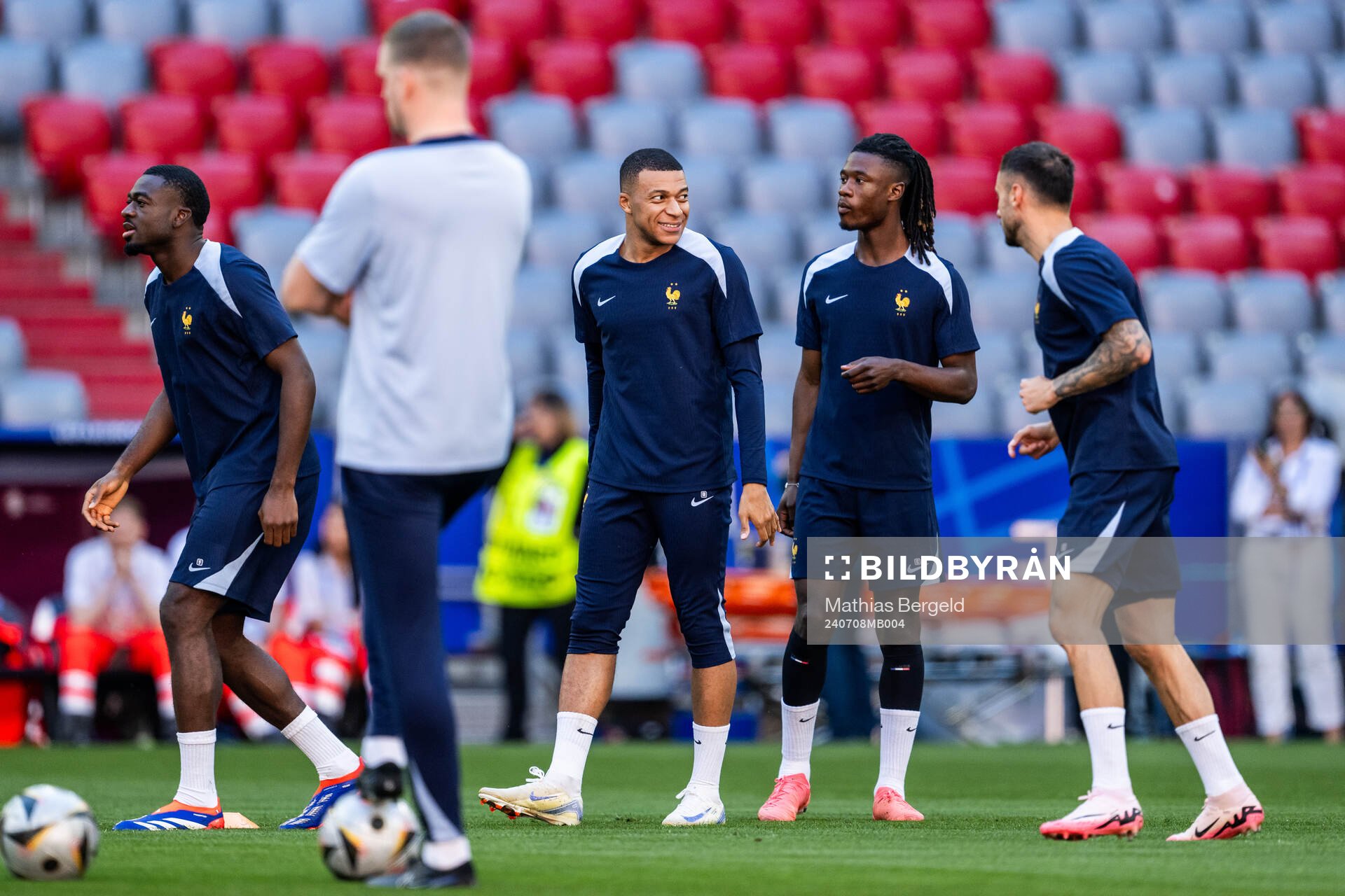 Kylian Mbappé and Eduardo Camavinga at a training session