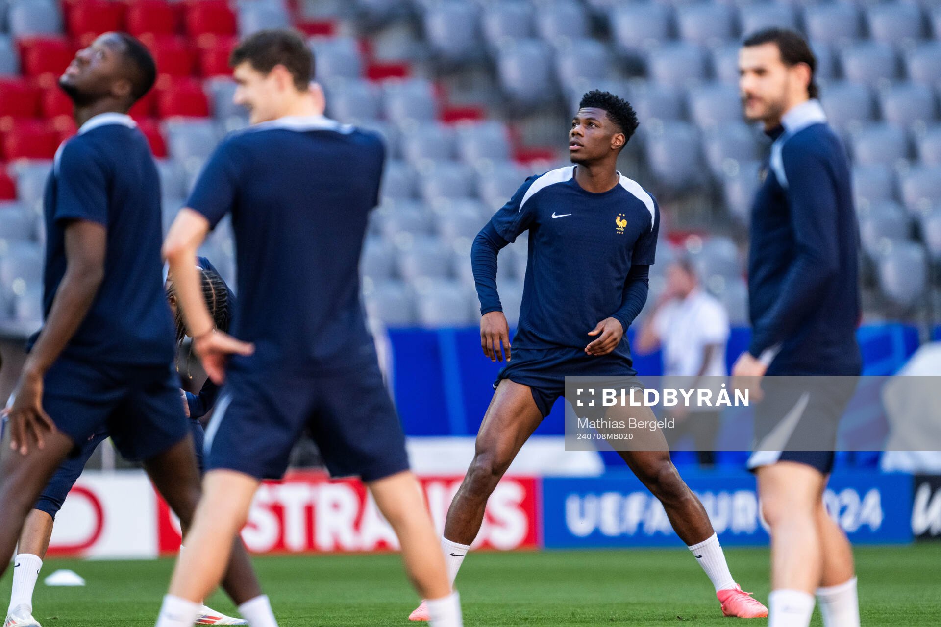 Aurélien Tchouameni at a training session with France