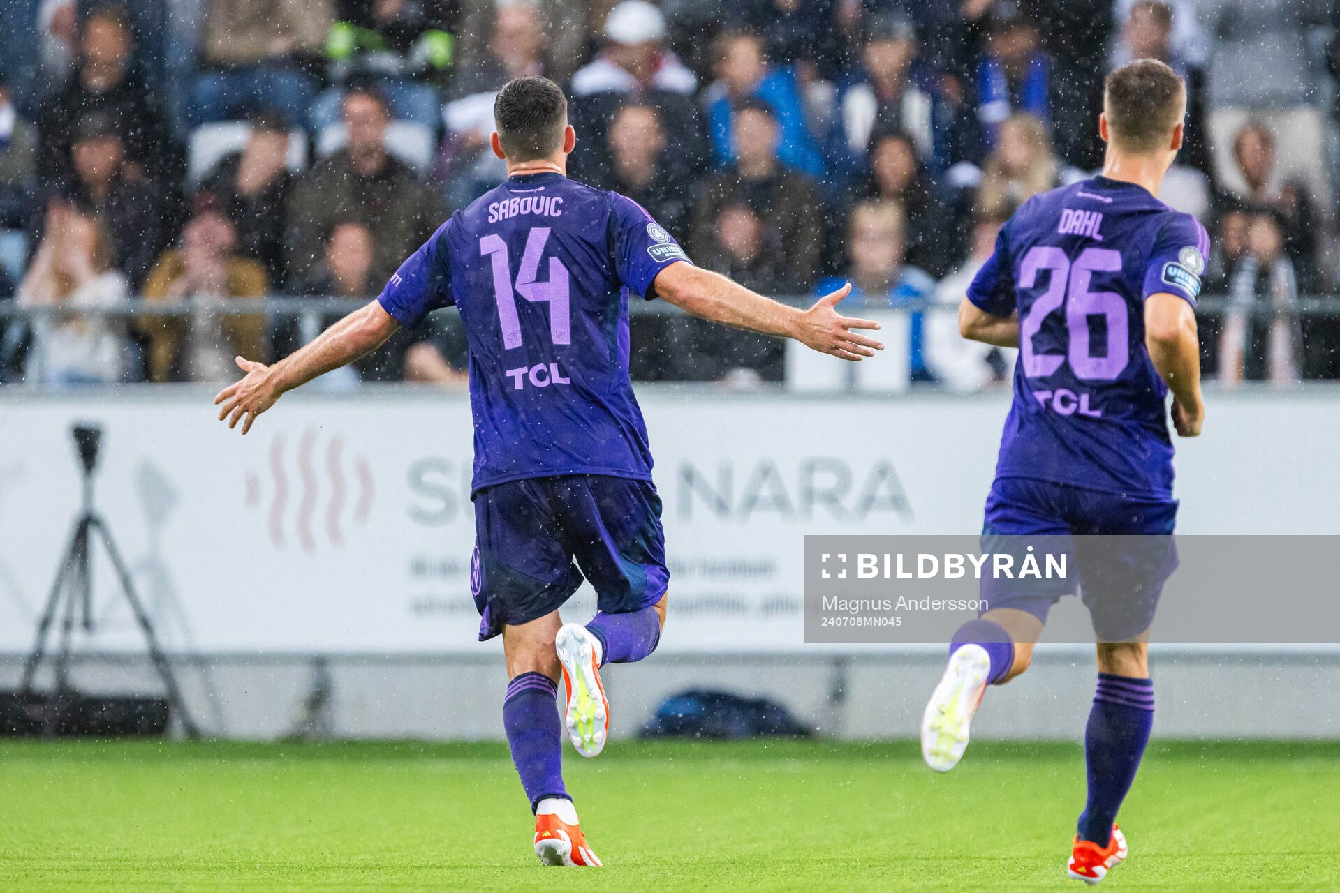 Djurgårdens Besard Sabovic jublar
