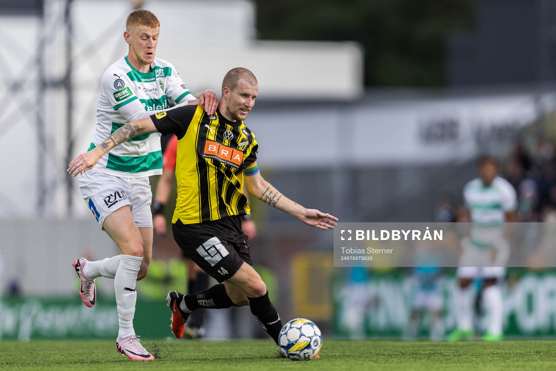 Västerås Daniel Ask och Häckens Simon Gustafson
