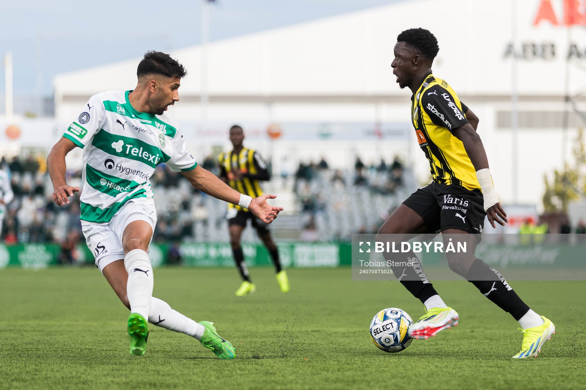 Västerås Elyas Bouzaiene och Häckens Zeidane Inoussa