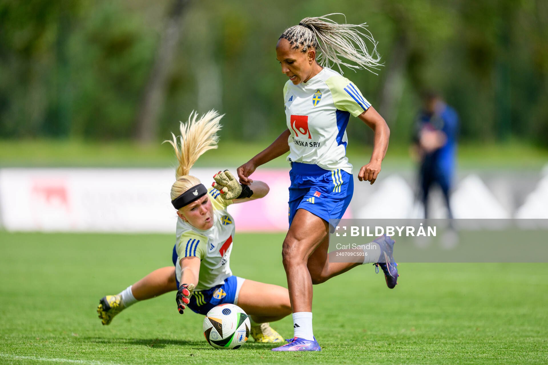 goalkeeper Emma Holmgren and Madelen Janogy