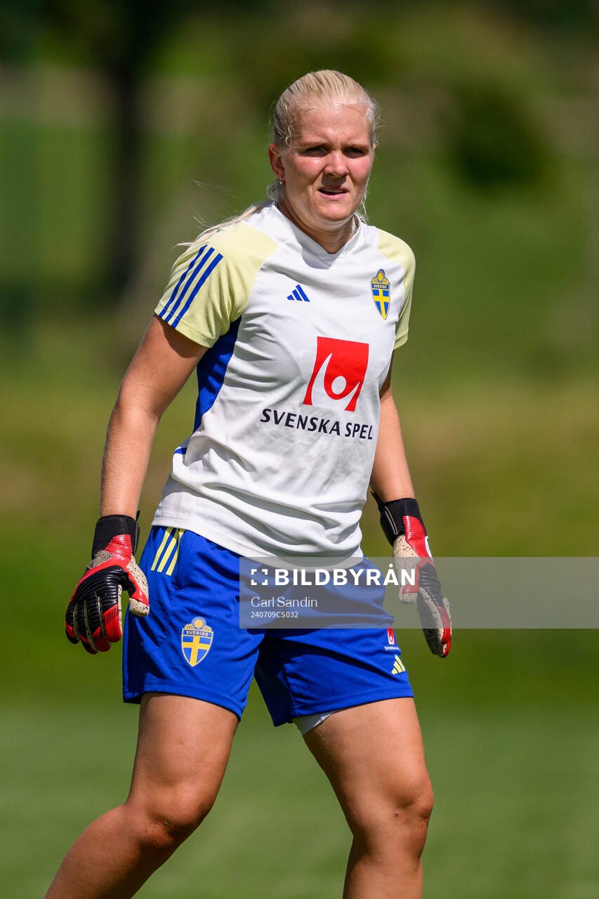 goalkeeper Emma Holmgren