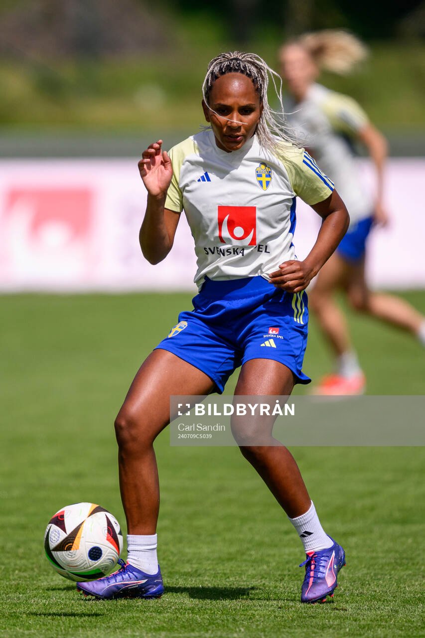 Madelen Janogy