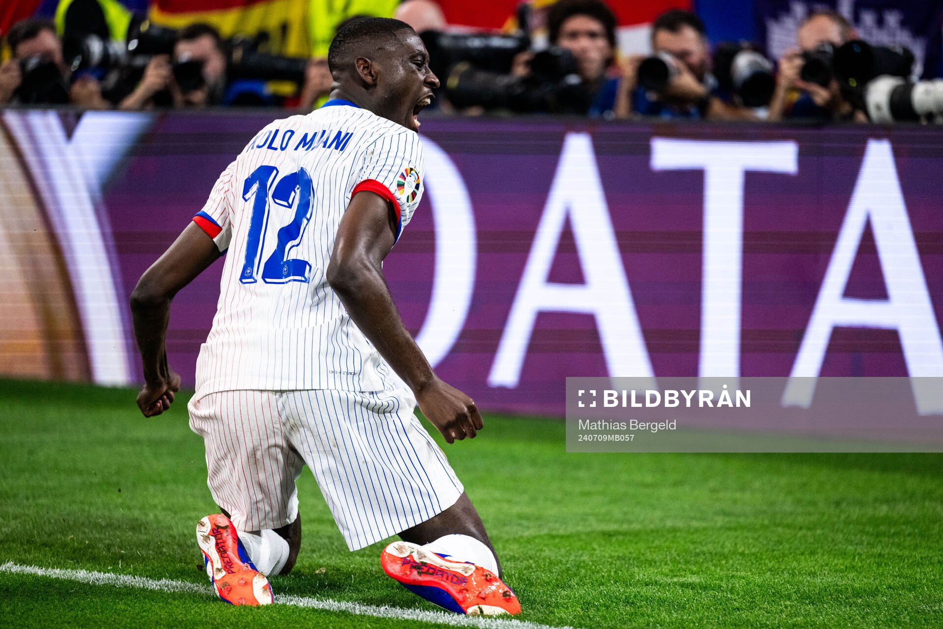 Randal Kolo Muani of France celebrates