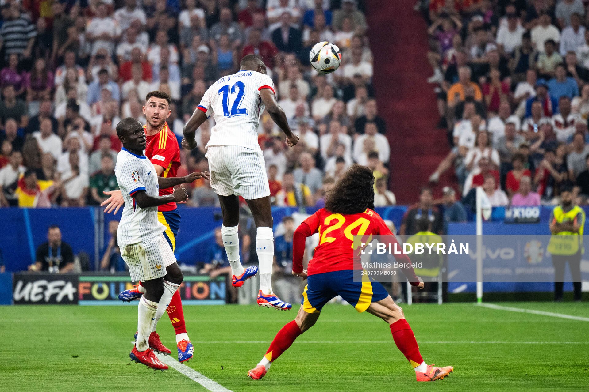 Randal Kolo Muani of France scores 0-1