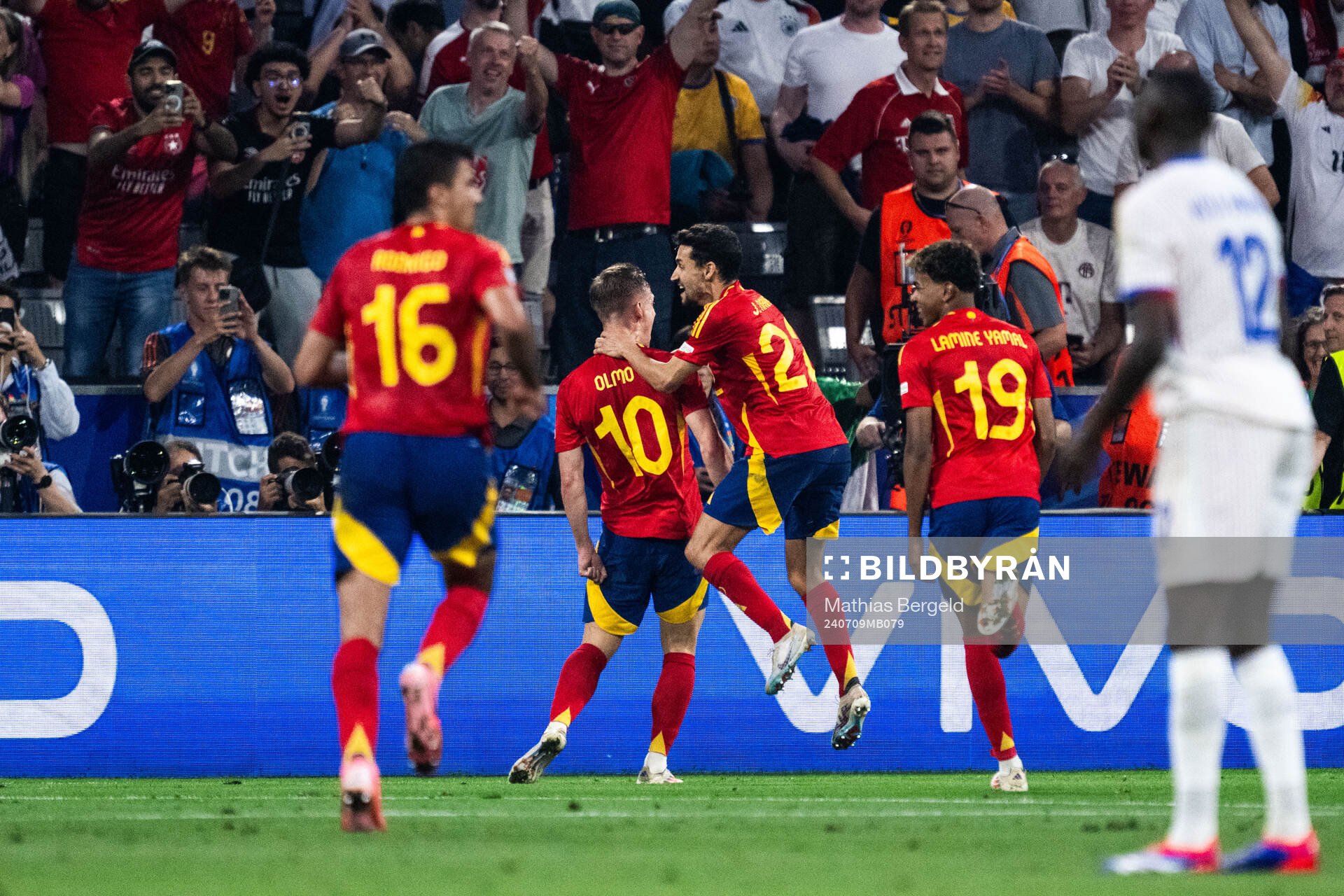 Daniel Olmo and Alejandro Grimaldo of Spain celebrate