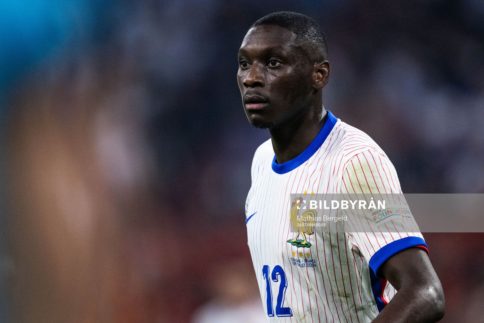 Randal Kolo Muani of France