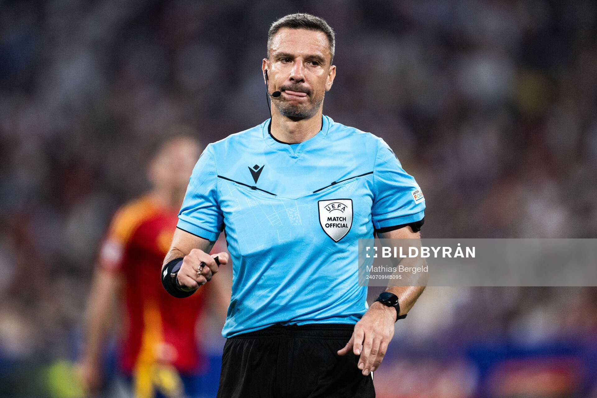 Referee Slavko Vincic