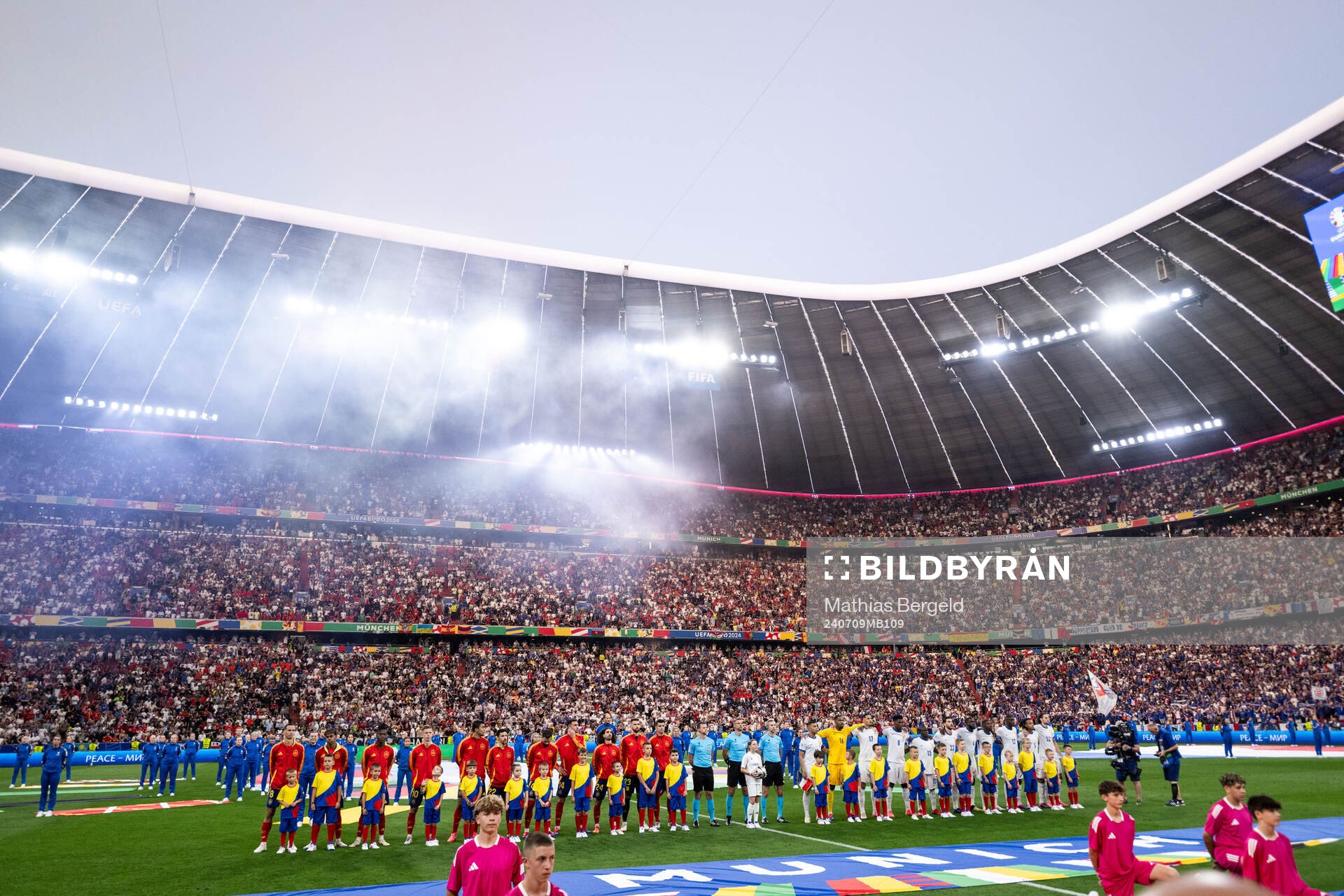 Players of Spain and of France