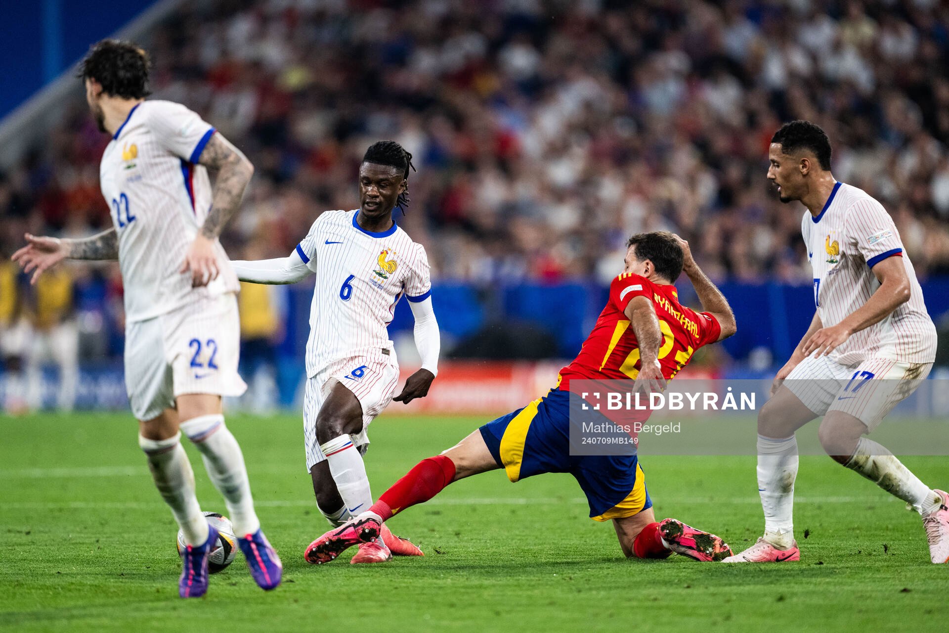 Eduardo Camavinga and William Saliba of France against Mikel Oyarzabal of Spain during the UEFA Euro 2024 Football Championship semifinal between Spain and France on July 9, 2024 in Munich.