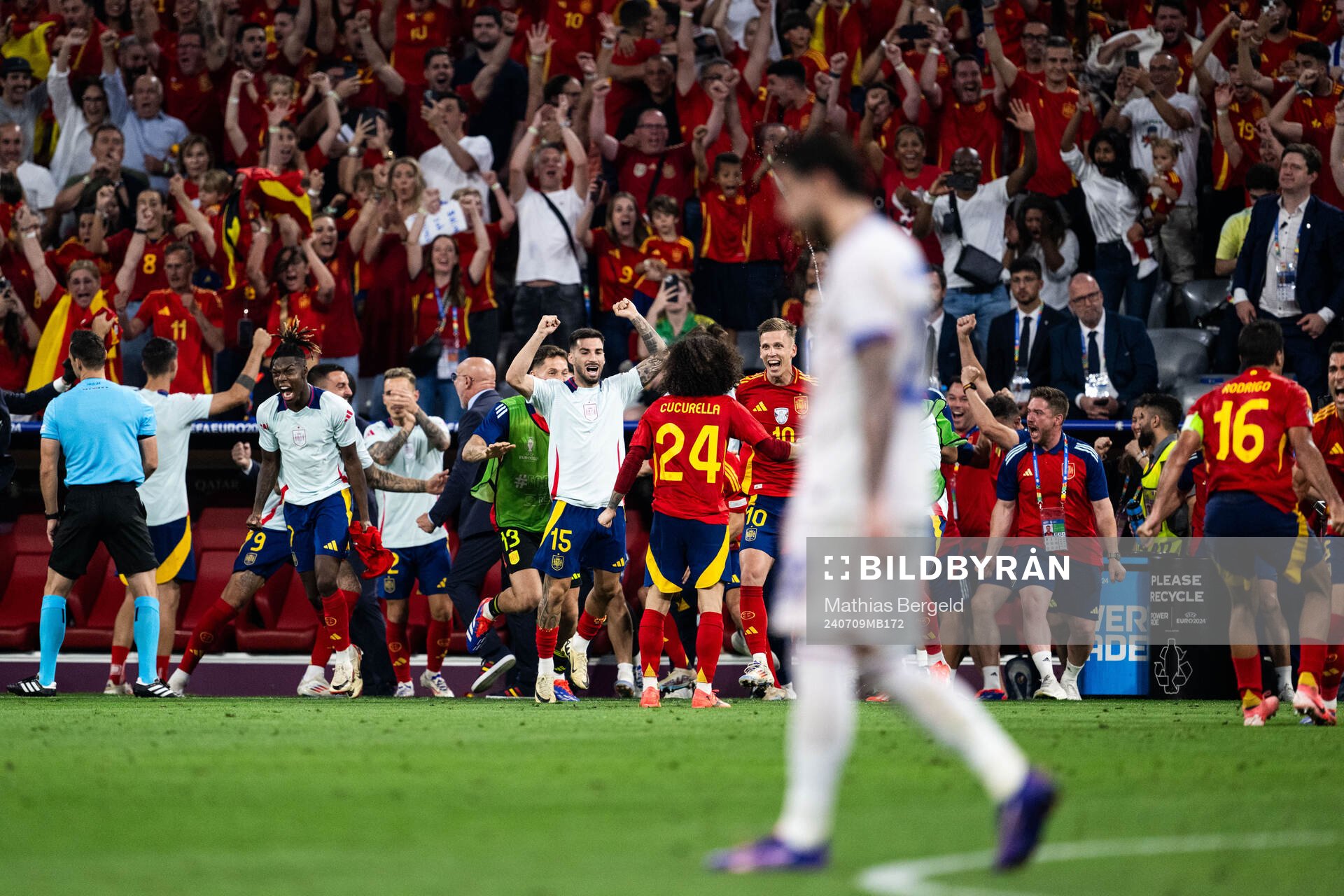 Alejandro Baena and Daniel Olmo of Spain celebrate