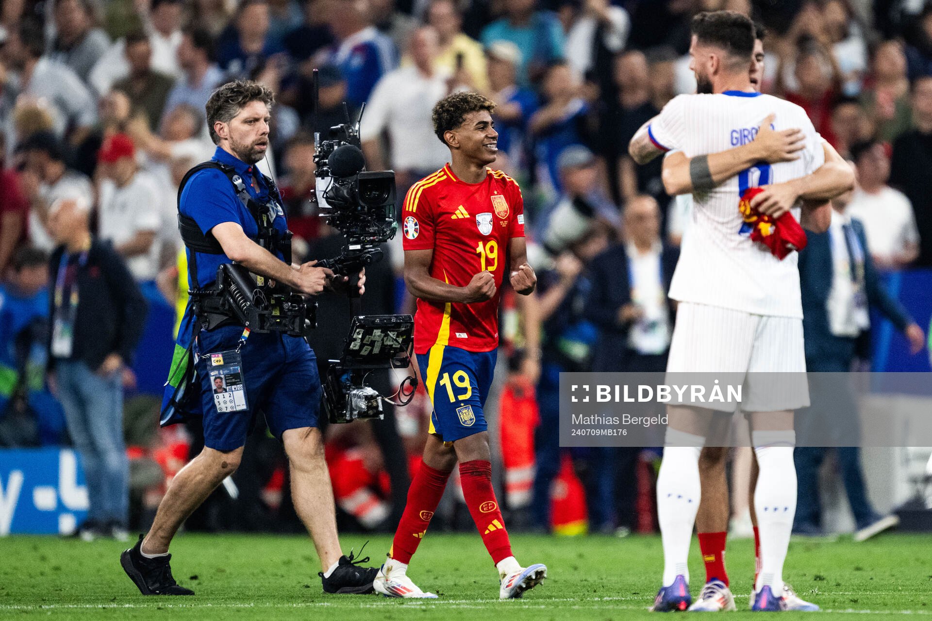 Lamine Yamal of Spain celebrates after the UEFA Euro 2024 Football Championship semifinal between Spain and France on July 9, 2024 in Munich.