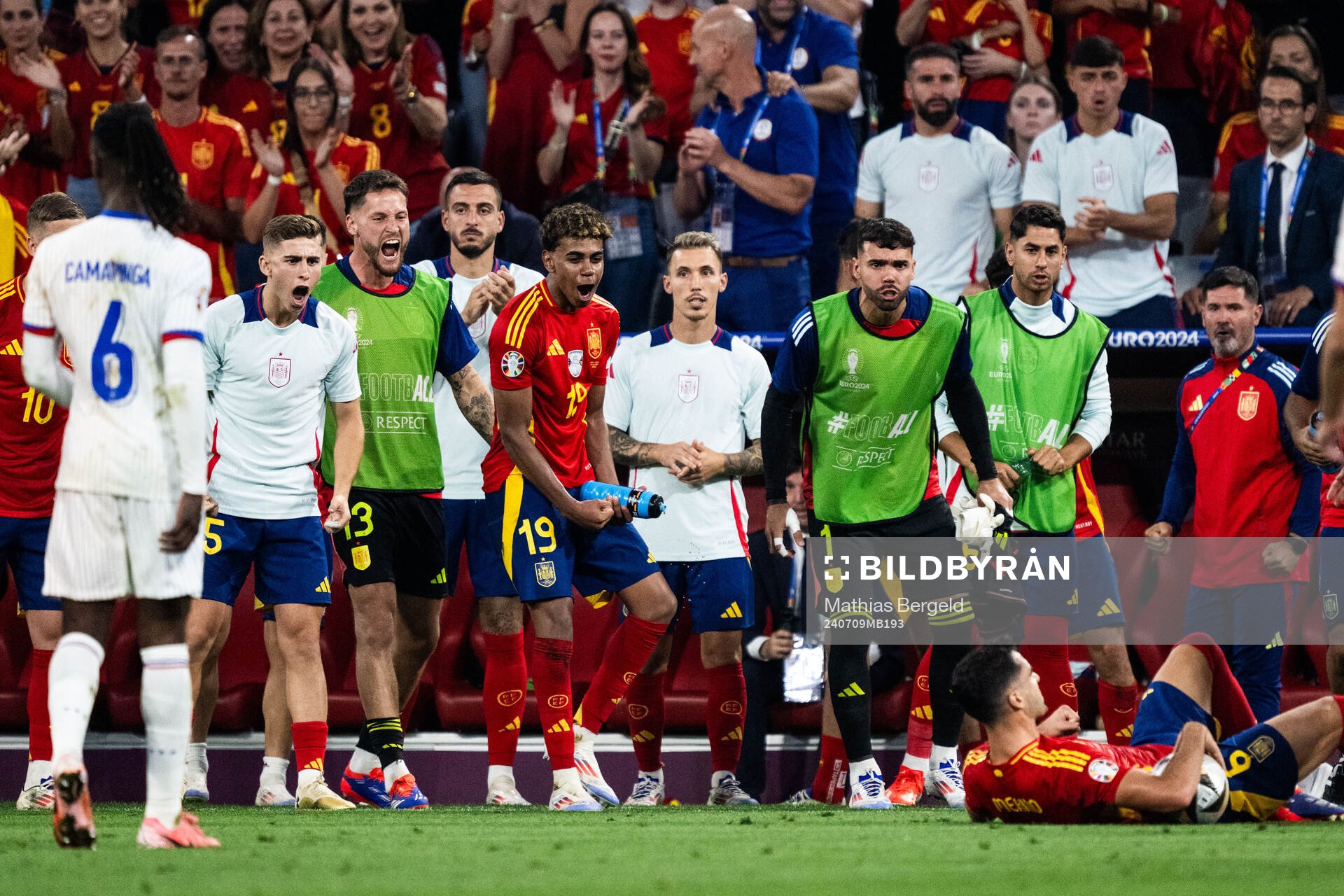 Lamine Yamal celebrates with team mates